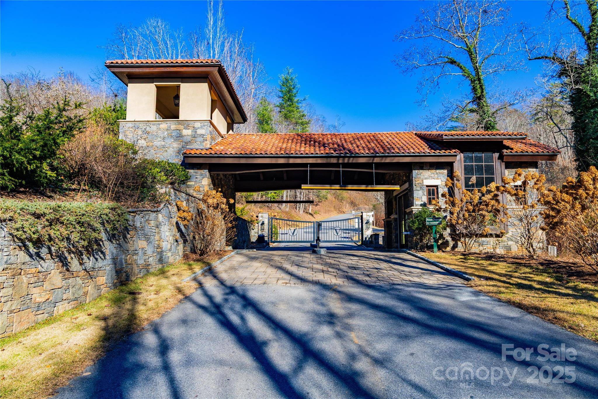 56 Finch DR, Asheville, NC 28804