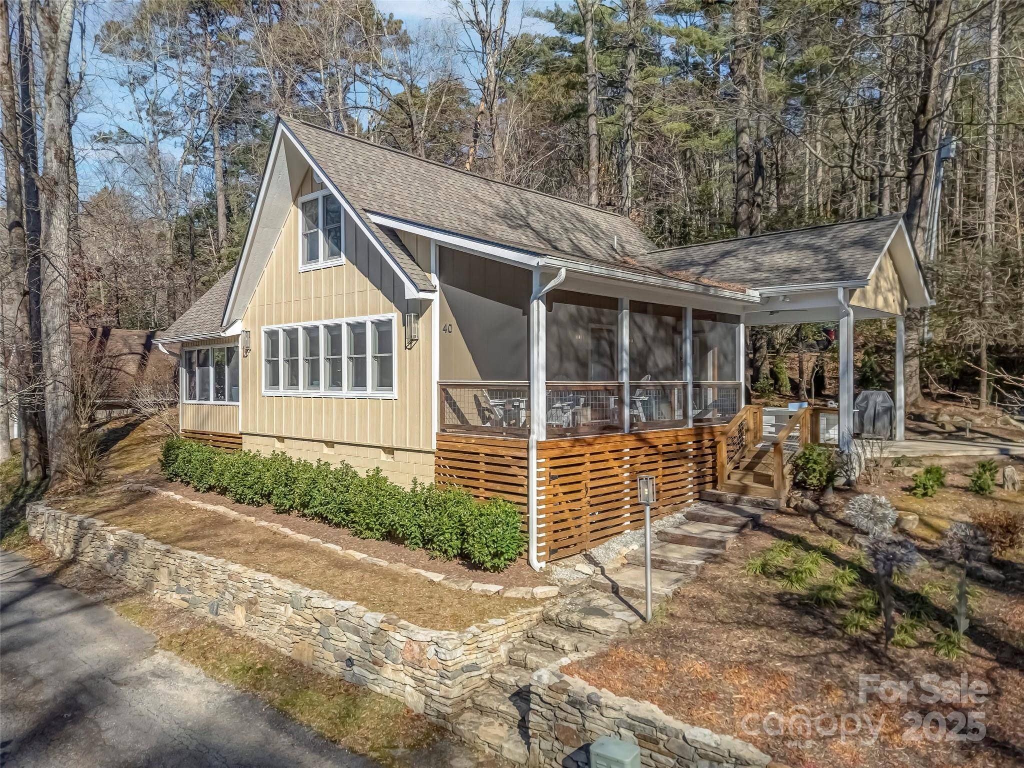 40 Toxaway Landing DR, Lake Toxaway, NC 28747
