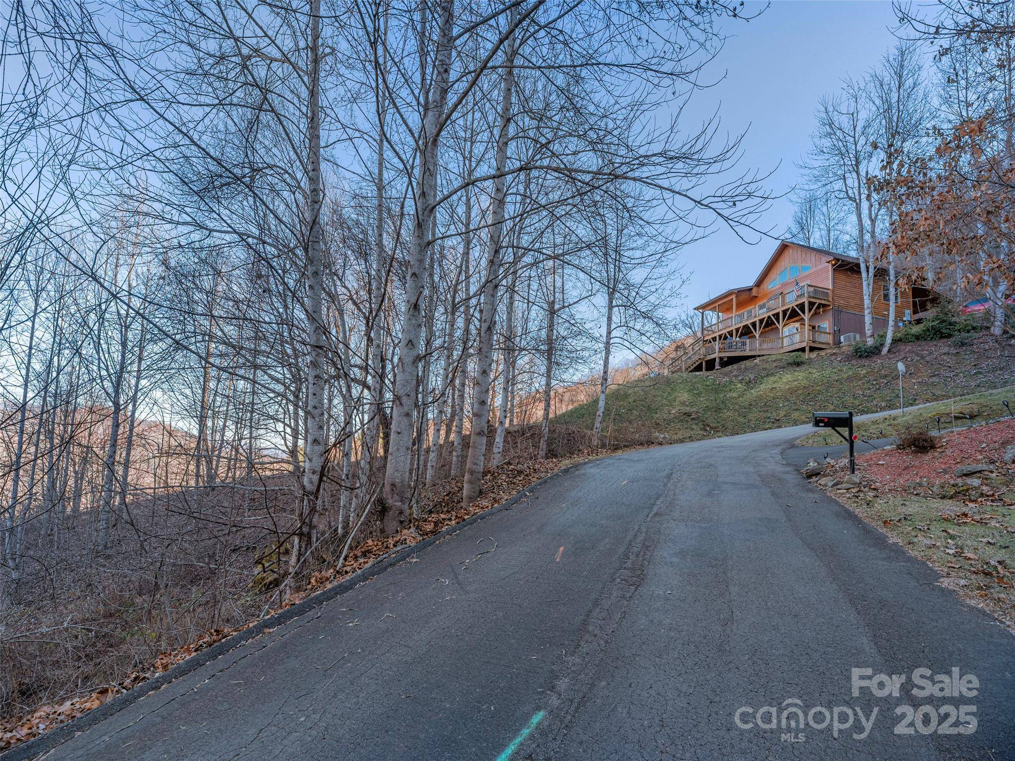 000 Appalachian TRL, Maggie Valley, NC 28751