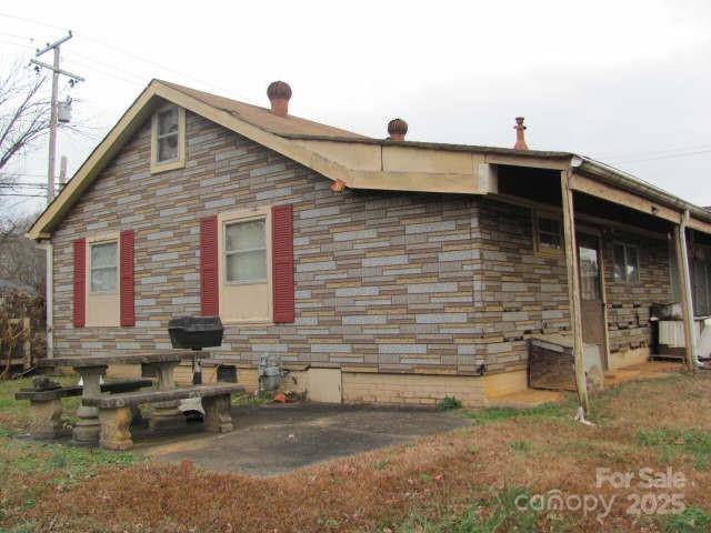 1103 E Main ST E, Dallas, NC 28034