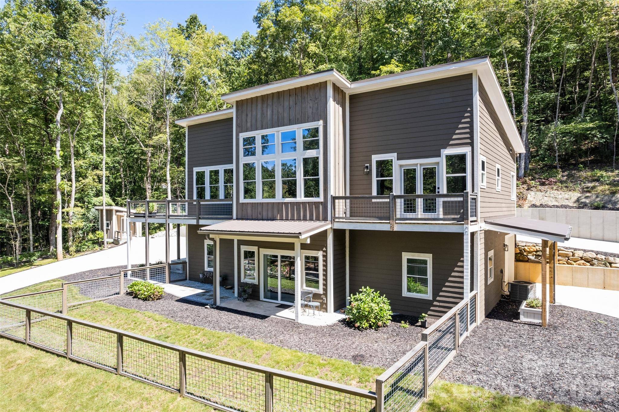 1185 Wallalieu RD, Otto, NC 28763