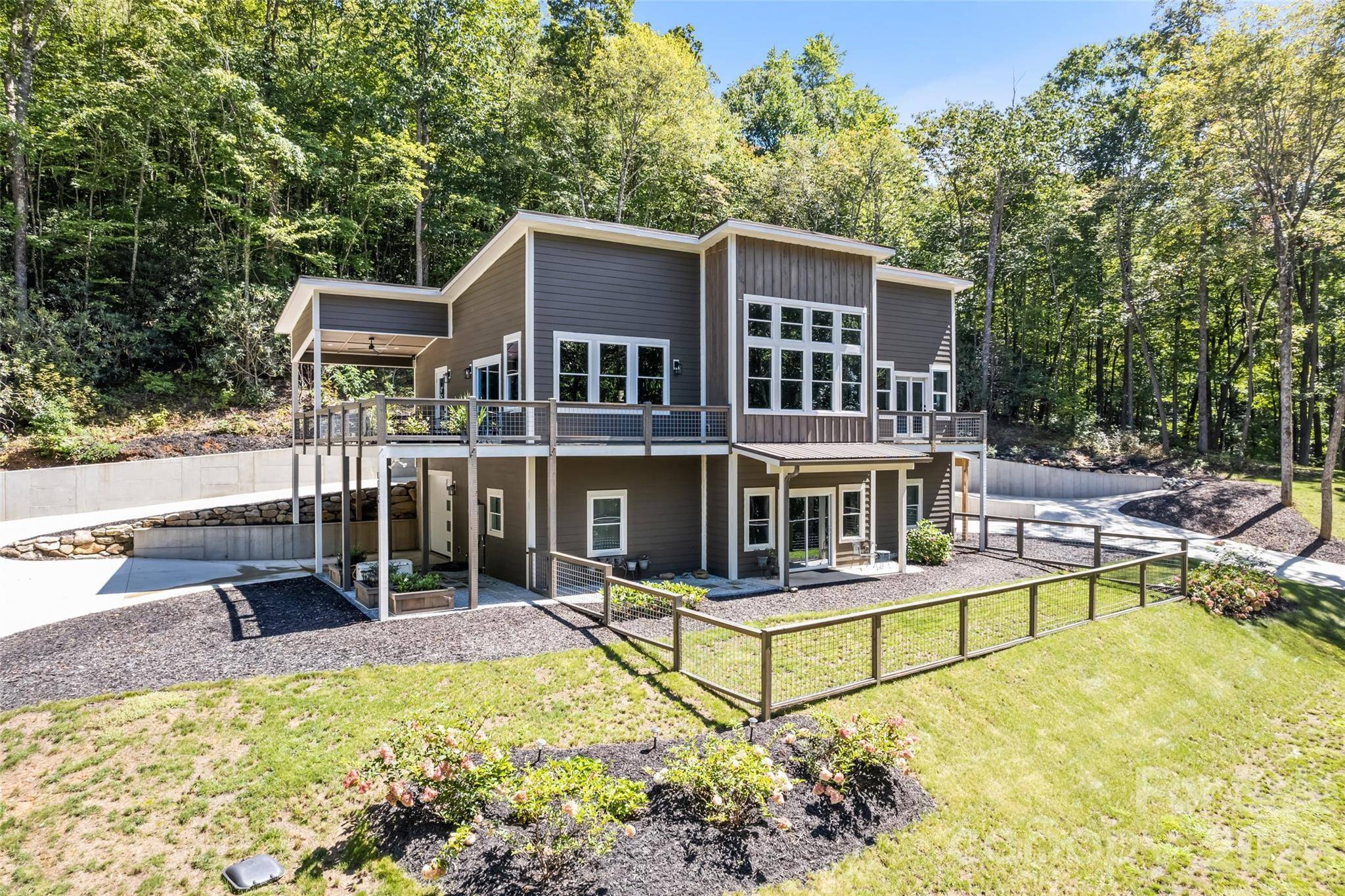 1185 Wallalieu RD, Otto, NC 28763