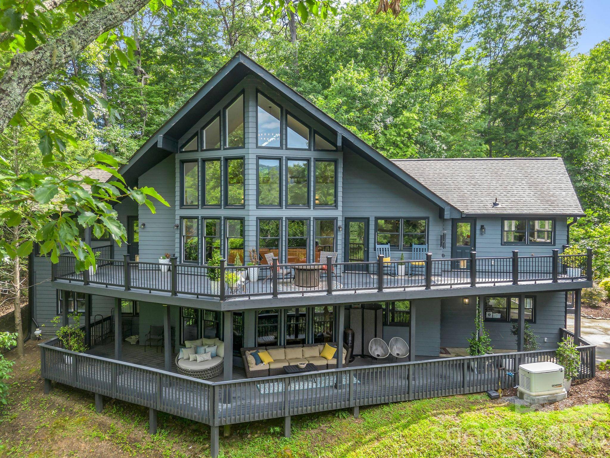 158 Rock Spring LN, Lake Lure, NC 28746
