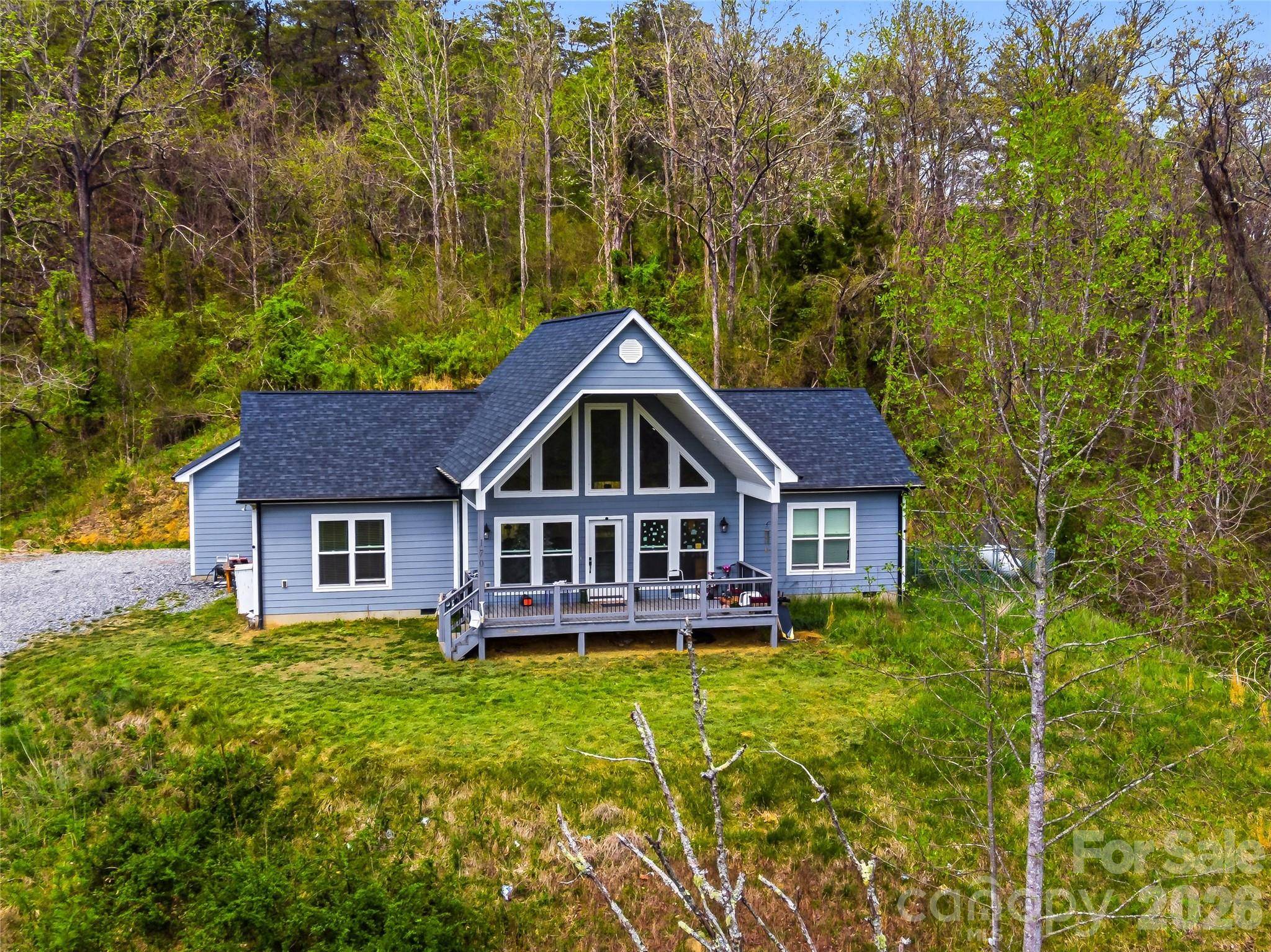 170 Starry Night LN, Marshall, NC 28753