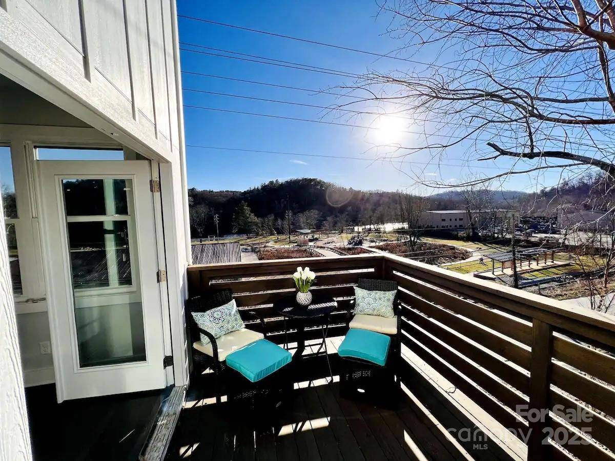 1057 Riverside DR, Asheville, NC 28804
