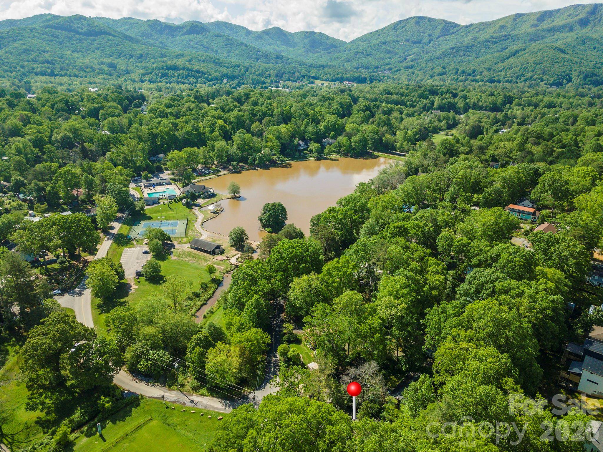 416 S Cherokee AVE, Black Mountain, NC 28711