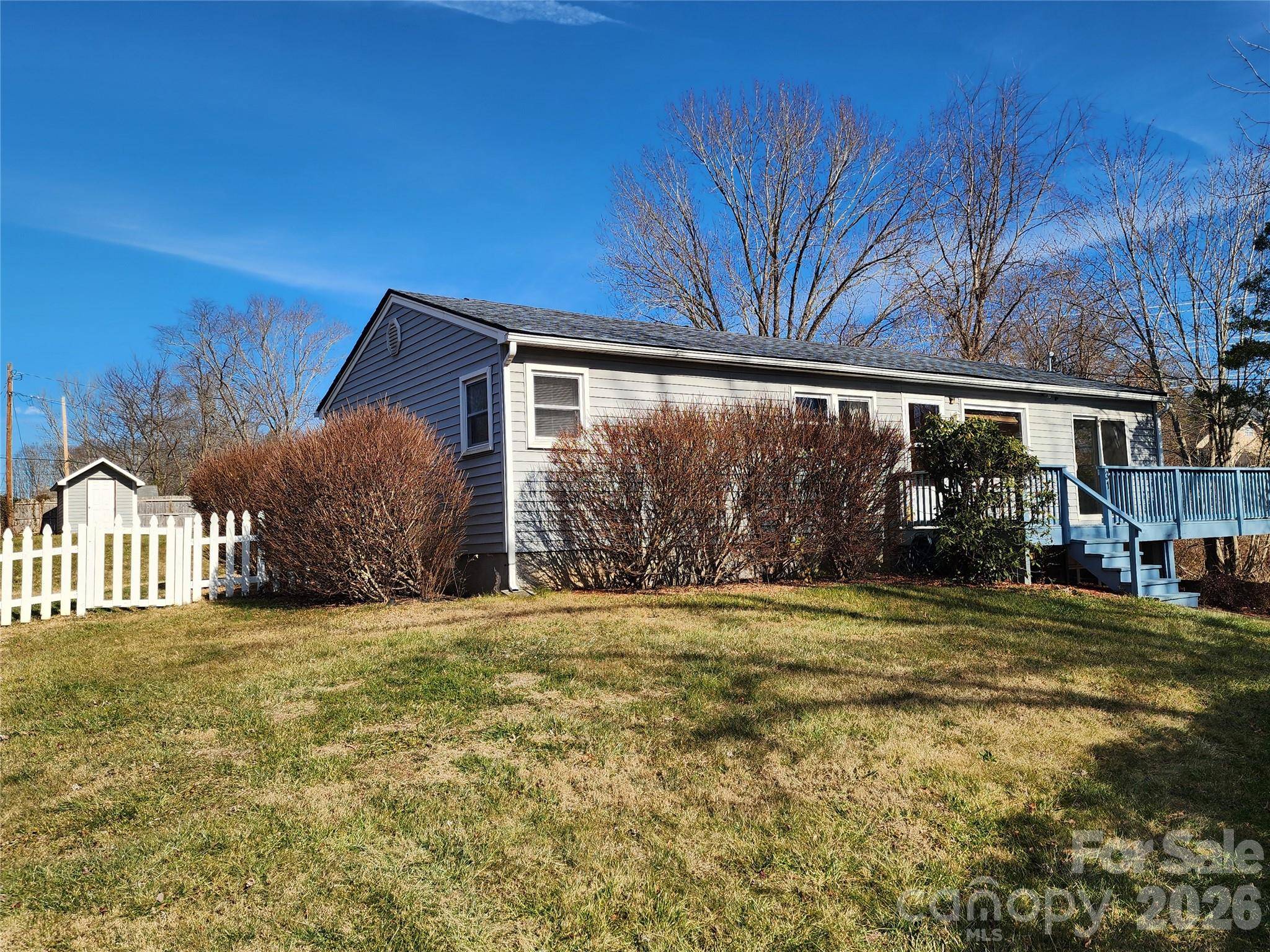 31 Stanley ST, Candler, NC 28715