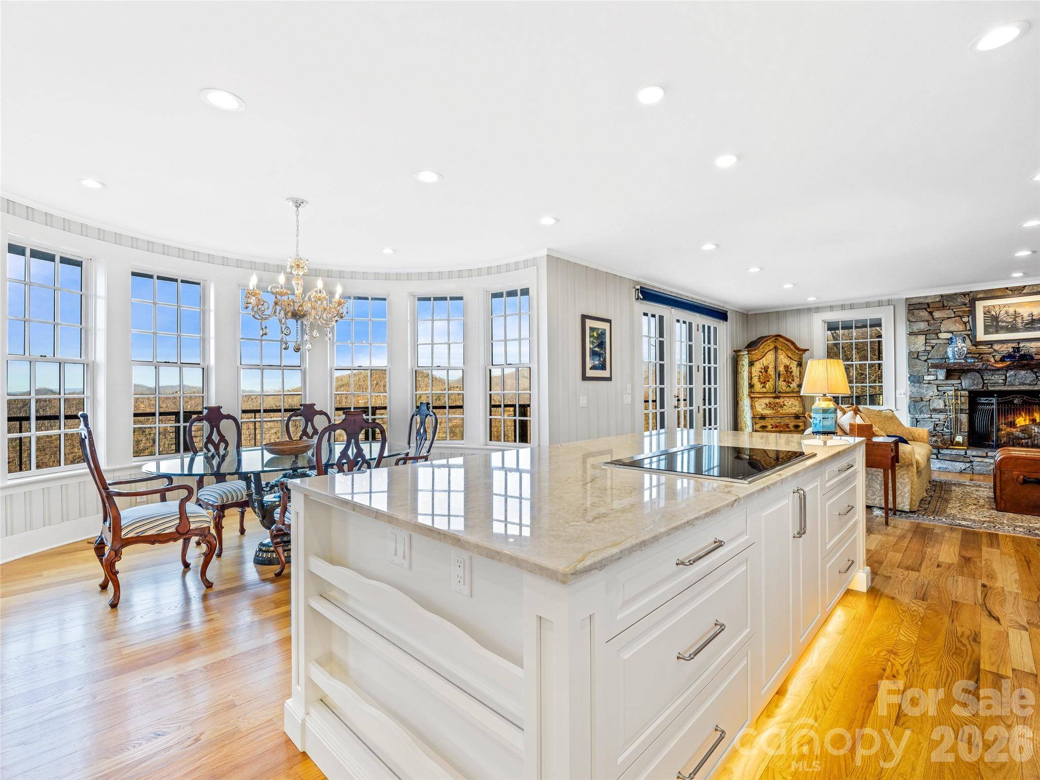 35 Peach Knob DR, Asheville, NC 28804