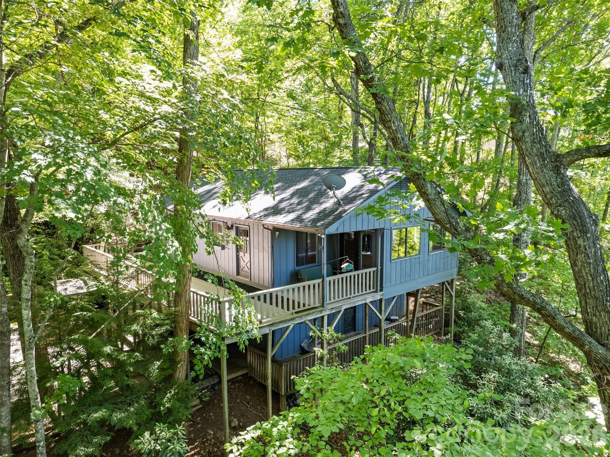 1392 Mount Chalet RD, Canton, NC 28716