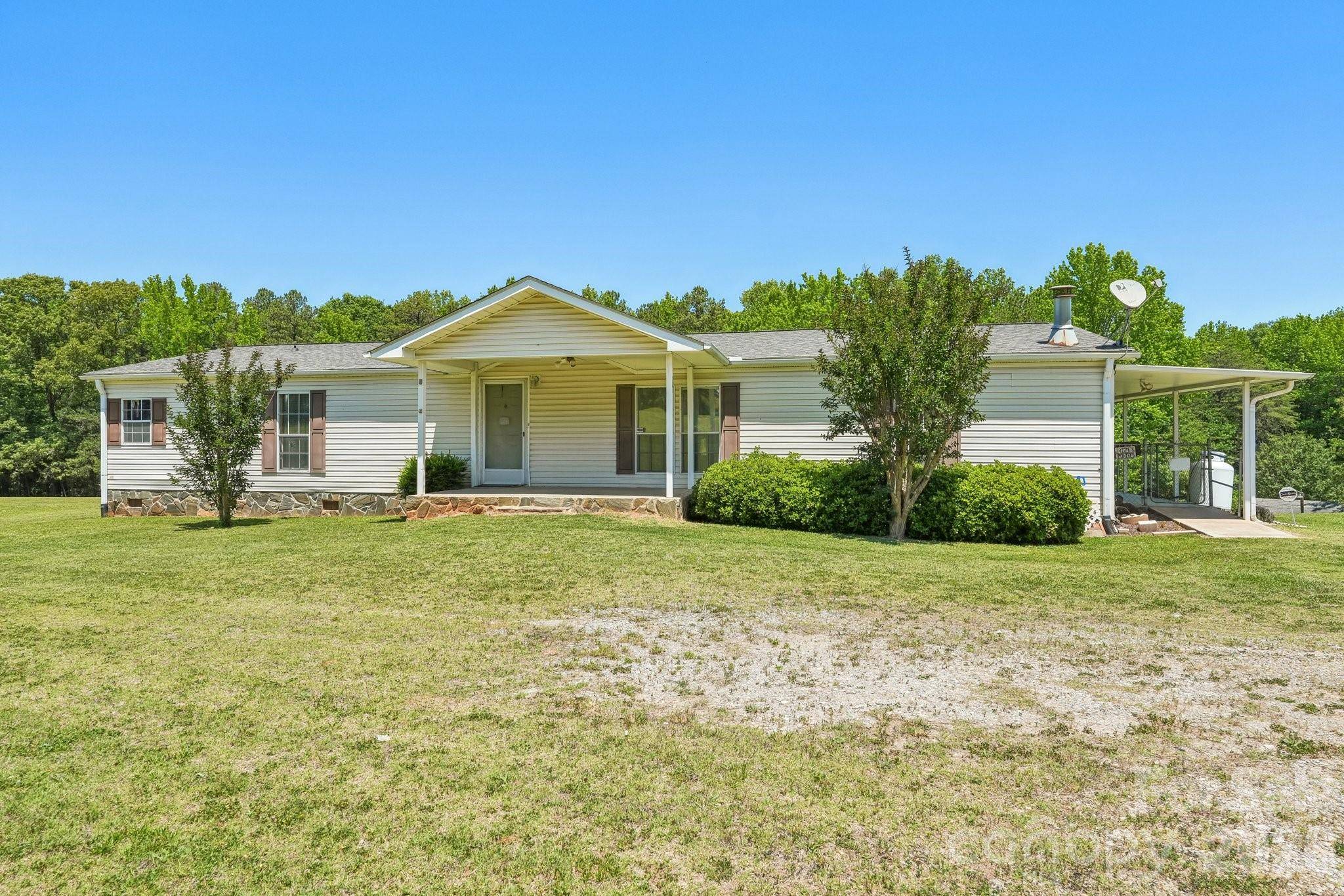160 Allison RD, Cowpens, SC 29330