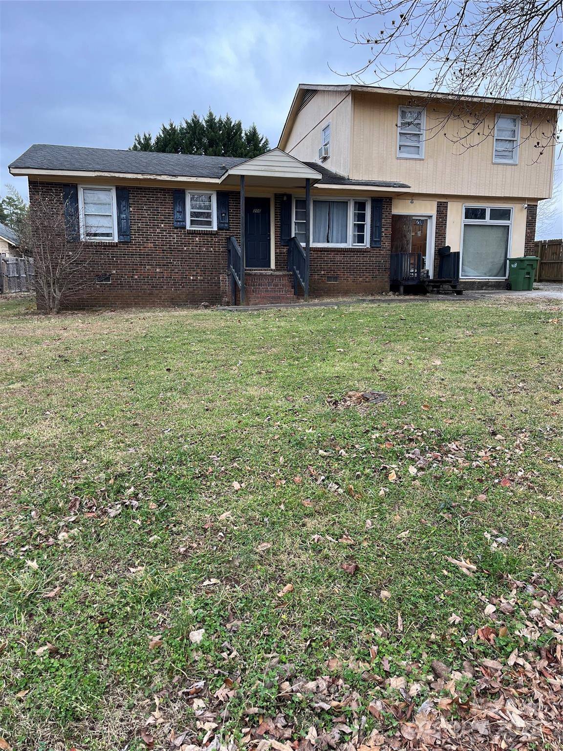 206 E Catawba DR, Mount Holly, NC 28120