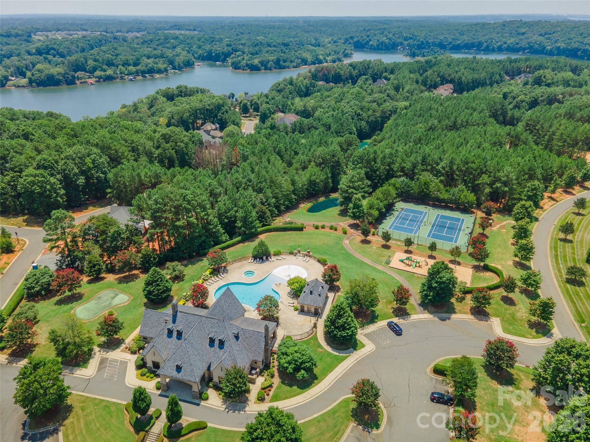 2021 Gladelynn CT, Belmont, NC 28012