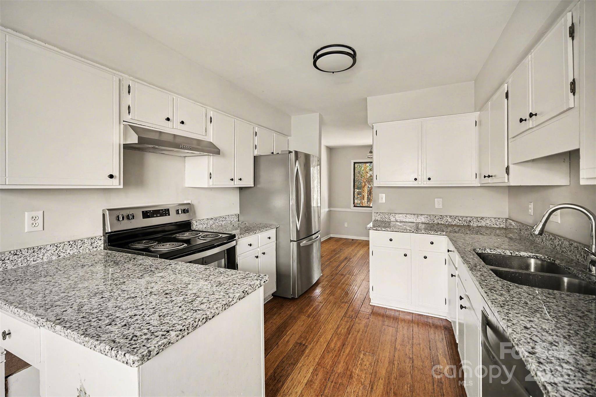 7913 Horse Chestnut LN, Charlotte, NC 28277