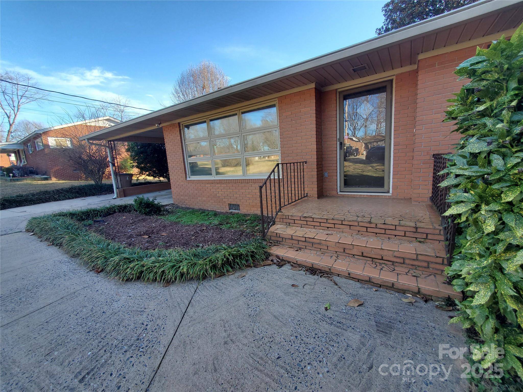 1303 Hunt ST, Shelby, NC 28152