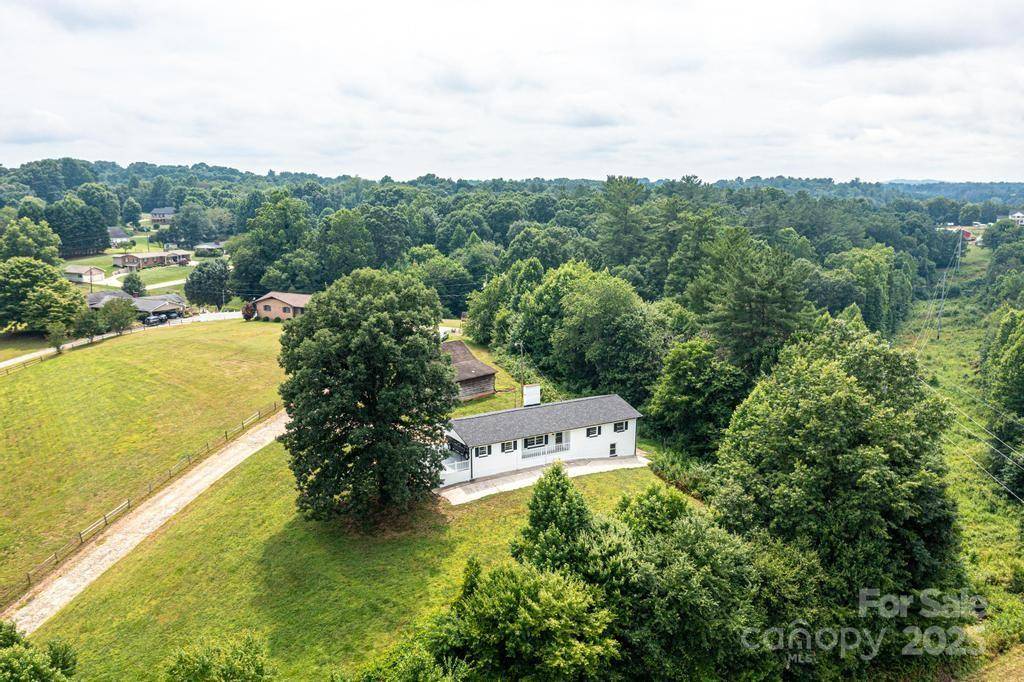 3398 Shamrock HTS, Hudson, NC 28638