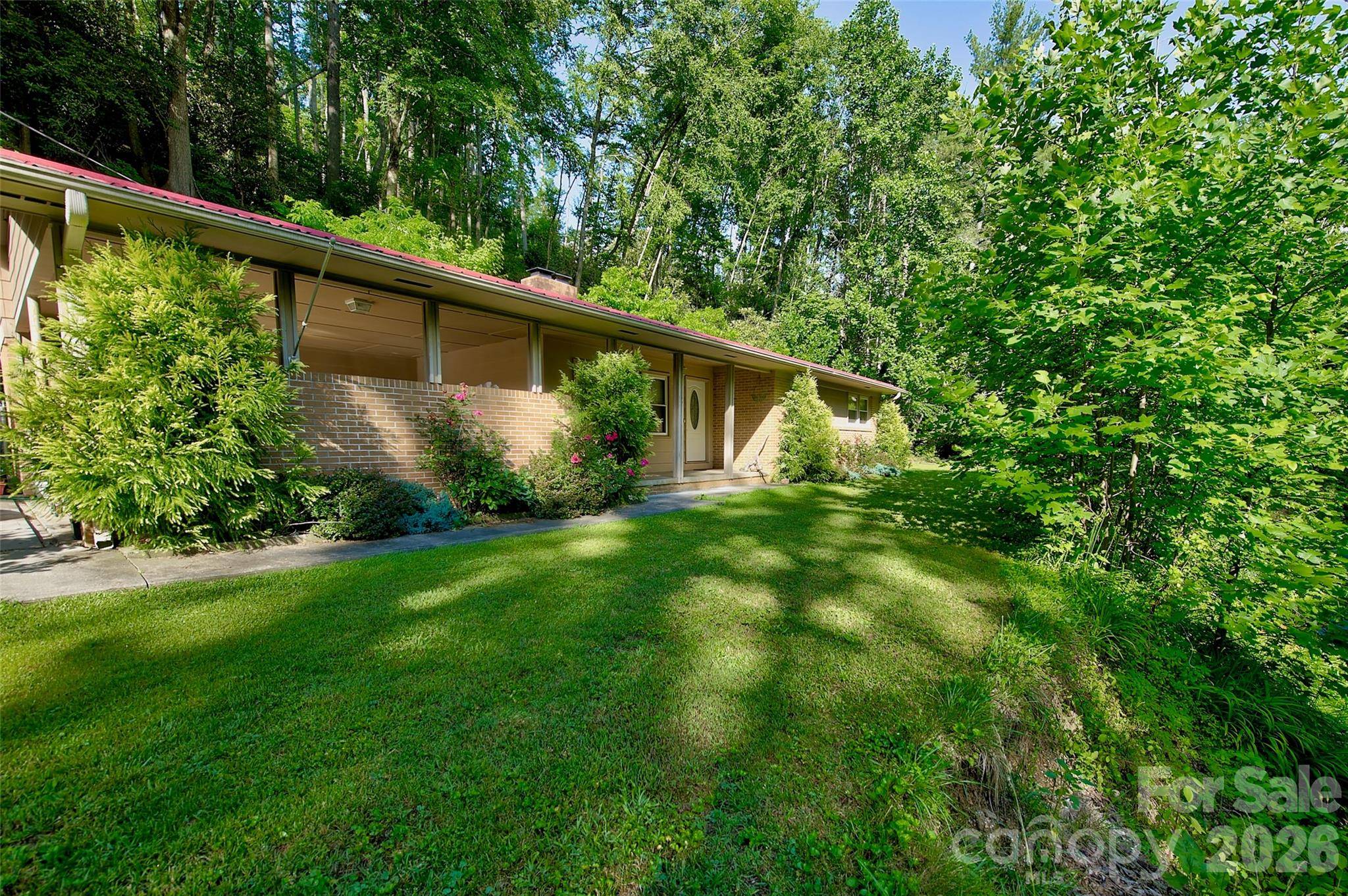 583 Deer Park Lake RD, Spruce Pine, NC 28777