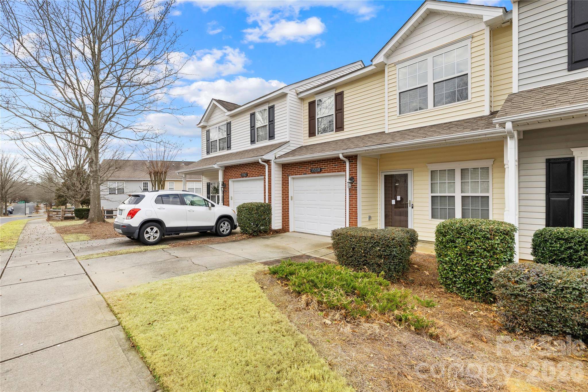 15558 Stronvar House LN, Charlotte, NC 28277