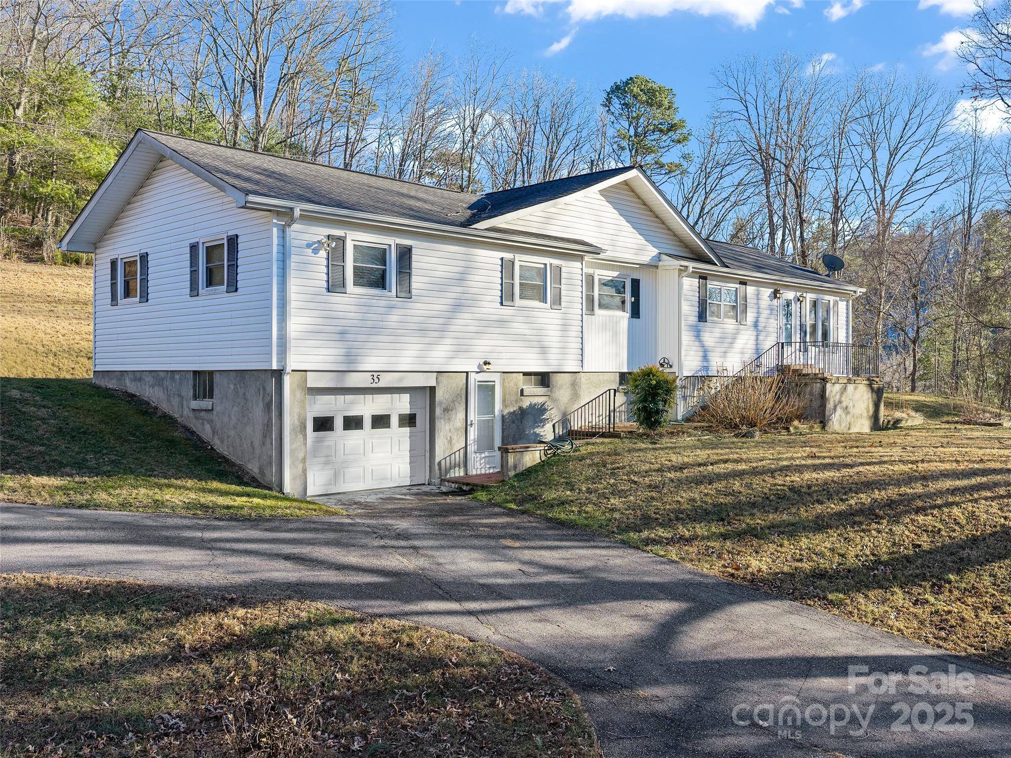 35 Smith Ridge DR, Asheville, NC 28803