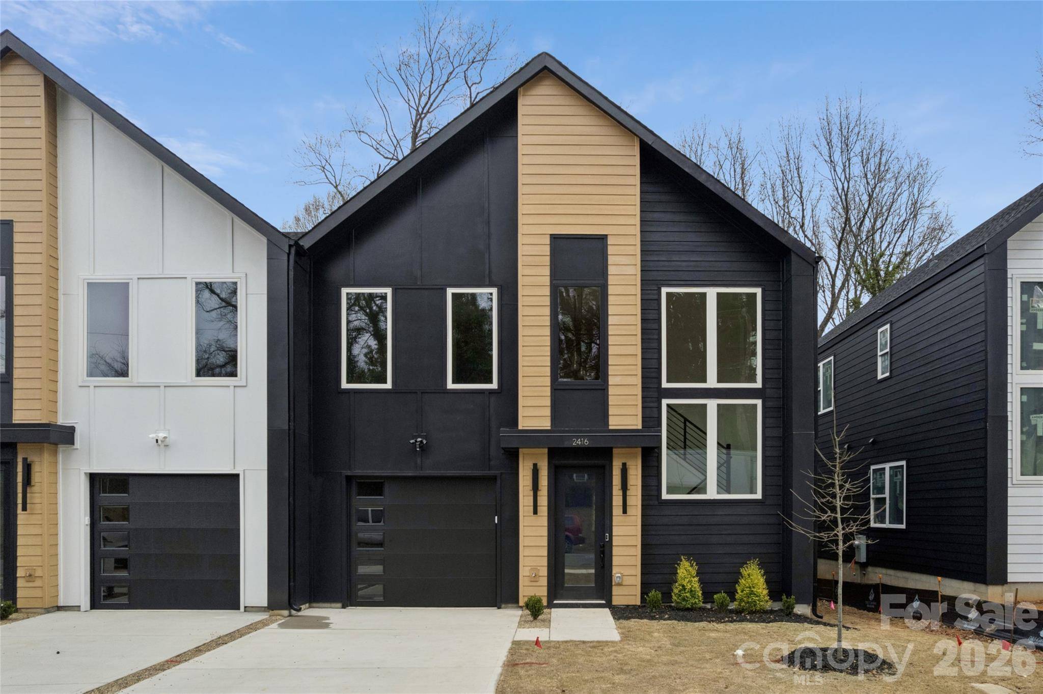 2416 Crestview DR, Charlotte, NC 28216