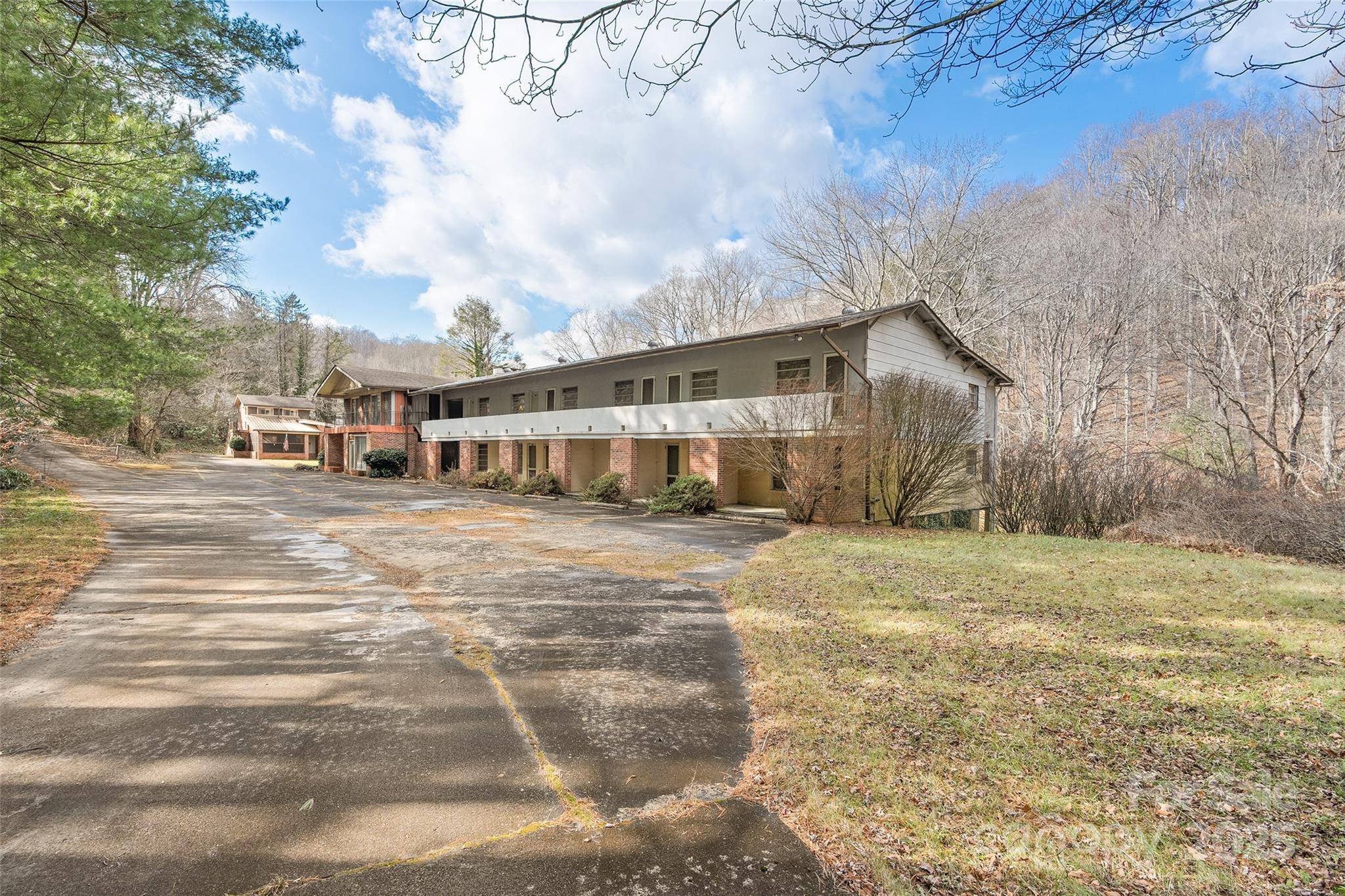20826 Great Smoky Mountain EXPY, Waynesville, NC 28786