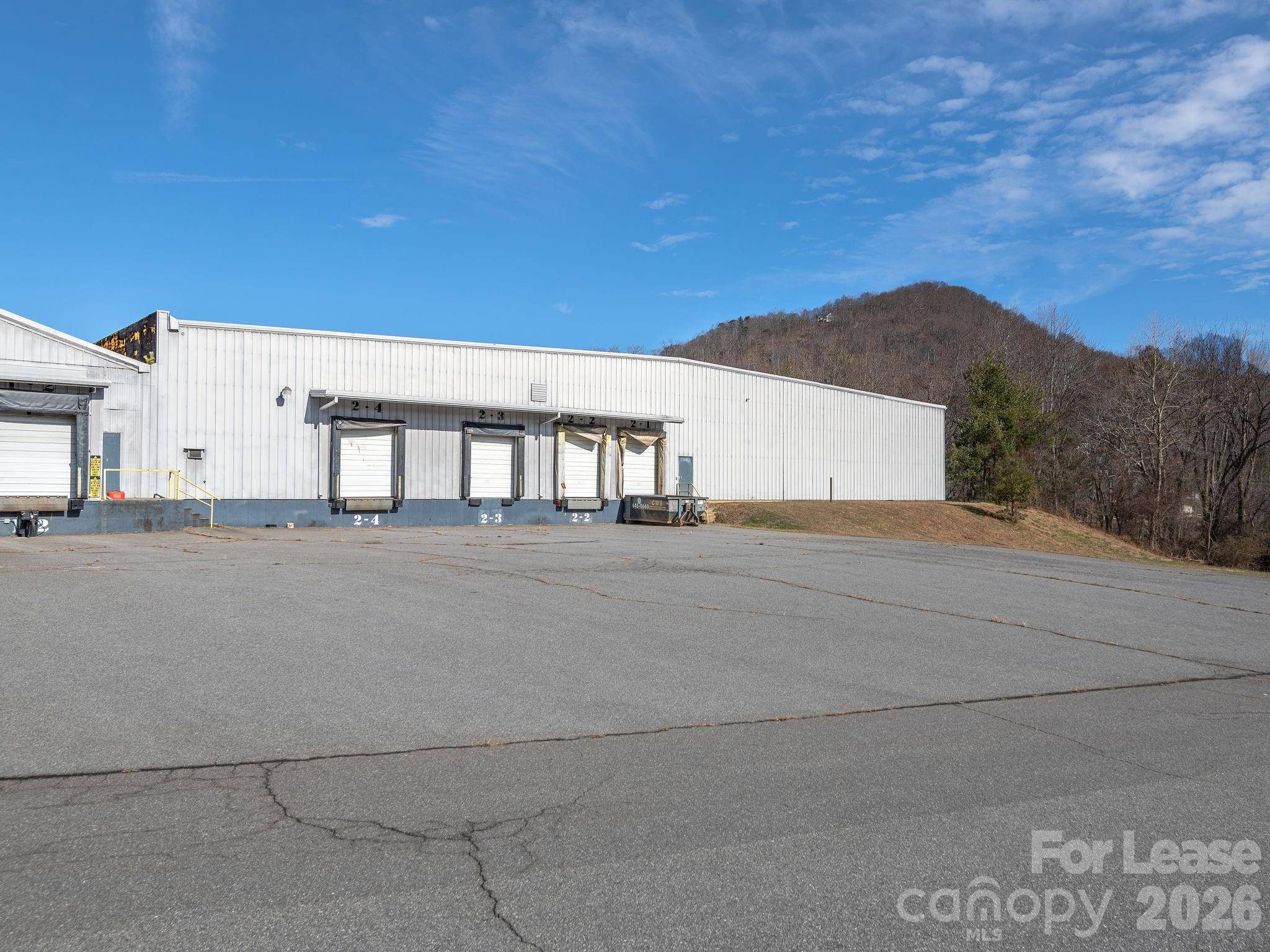 111 Old Bee Tree RD #2, Swannanoa, NC 28804