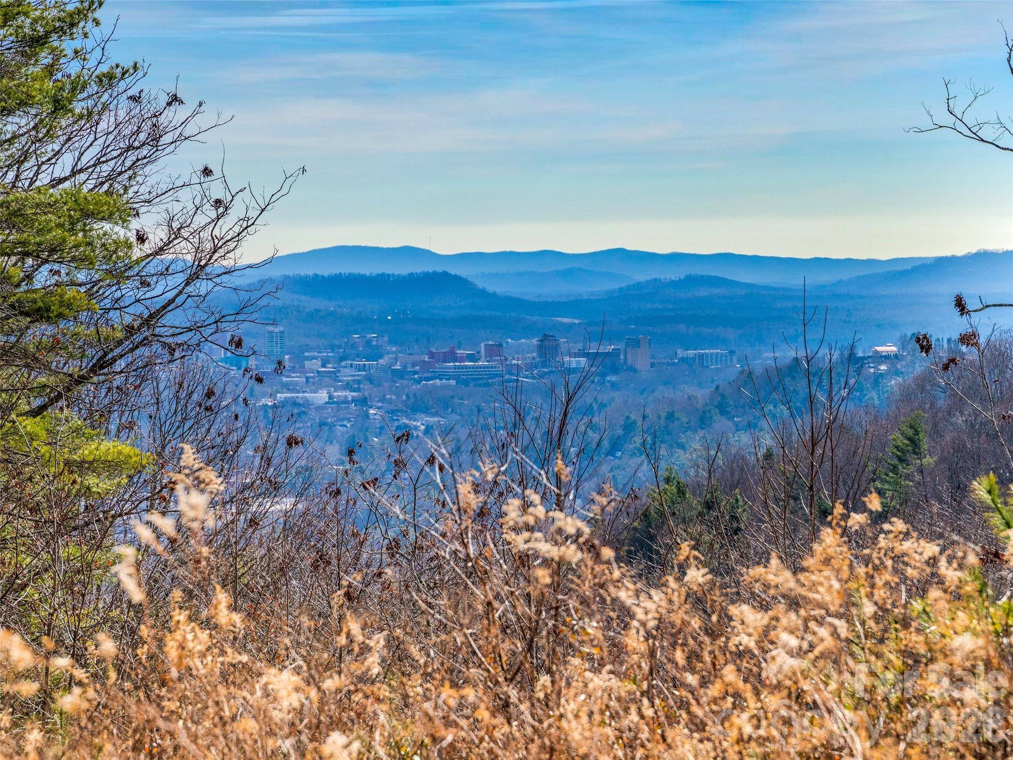 10 Villa Nova DR, Asheville, NC 28804