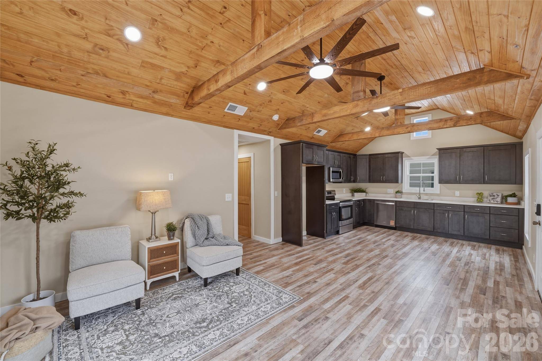 522 W Mclelland AVE, Mooresville, NC 28115