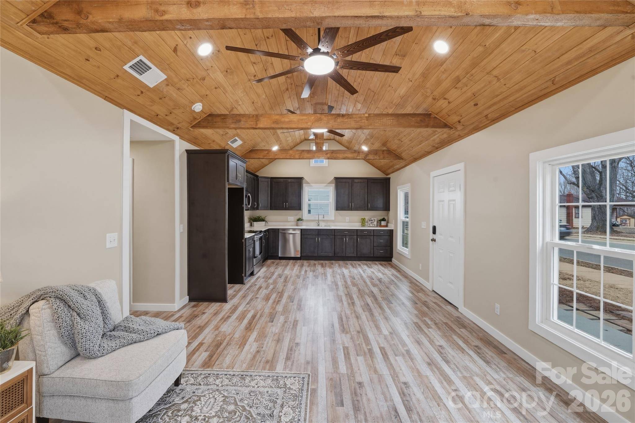 522 W Mclelland AVE, Mooresville, NC 28115