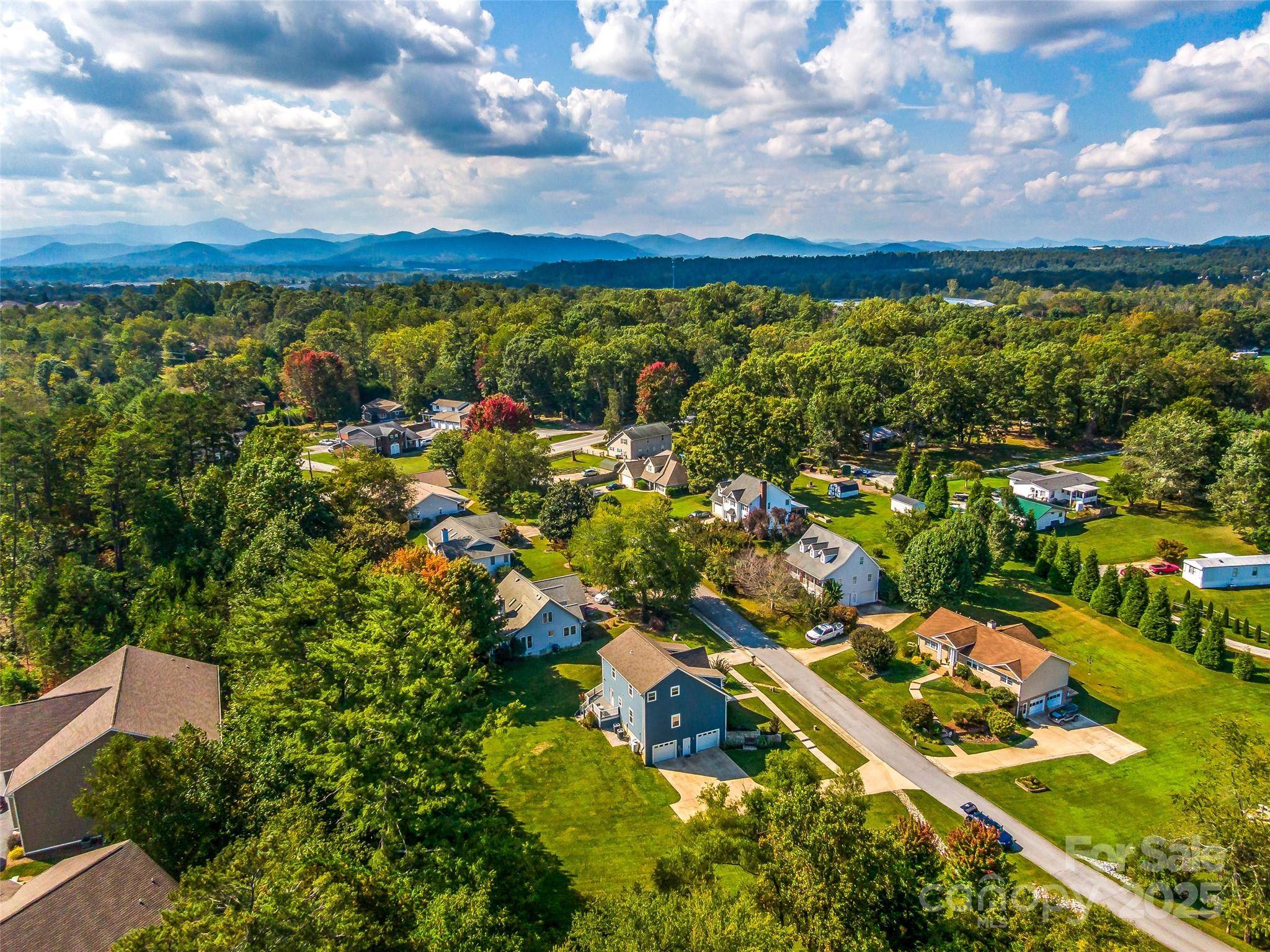 10 Warbler DR, Fletcher, NC 28732