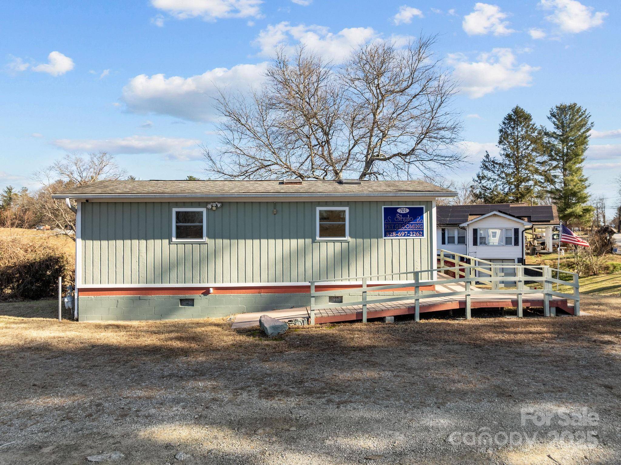 701 Dana RD, Hendersonville, NC 28792