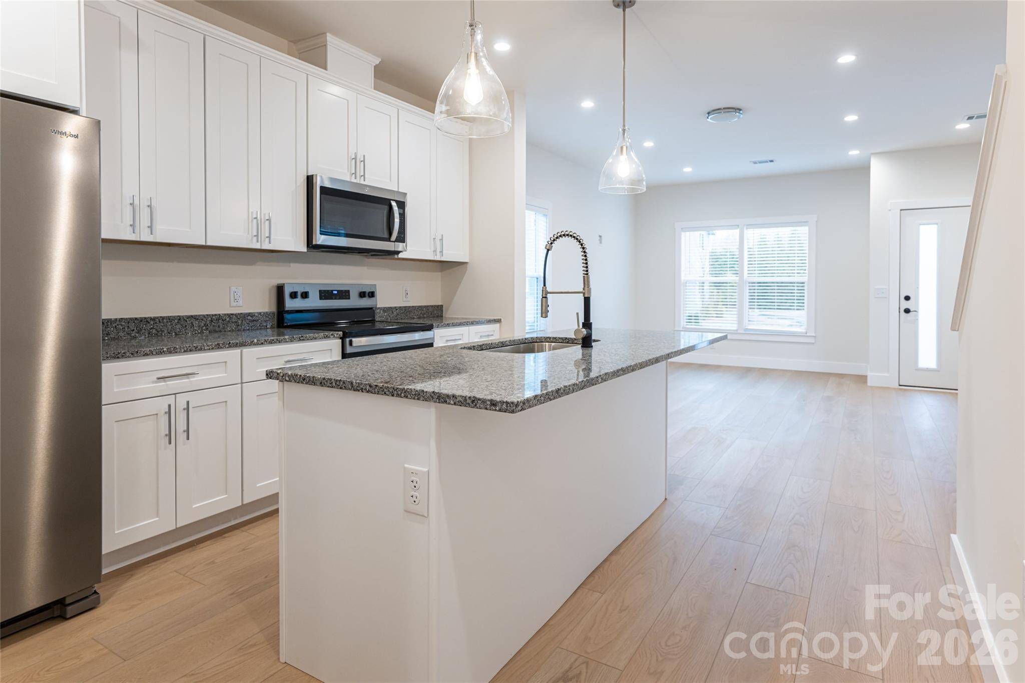 10 Wyndom LN, Asheville, NC 28805