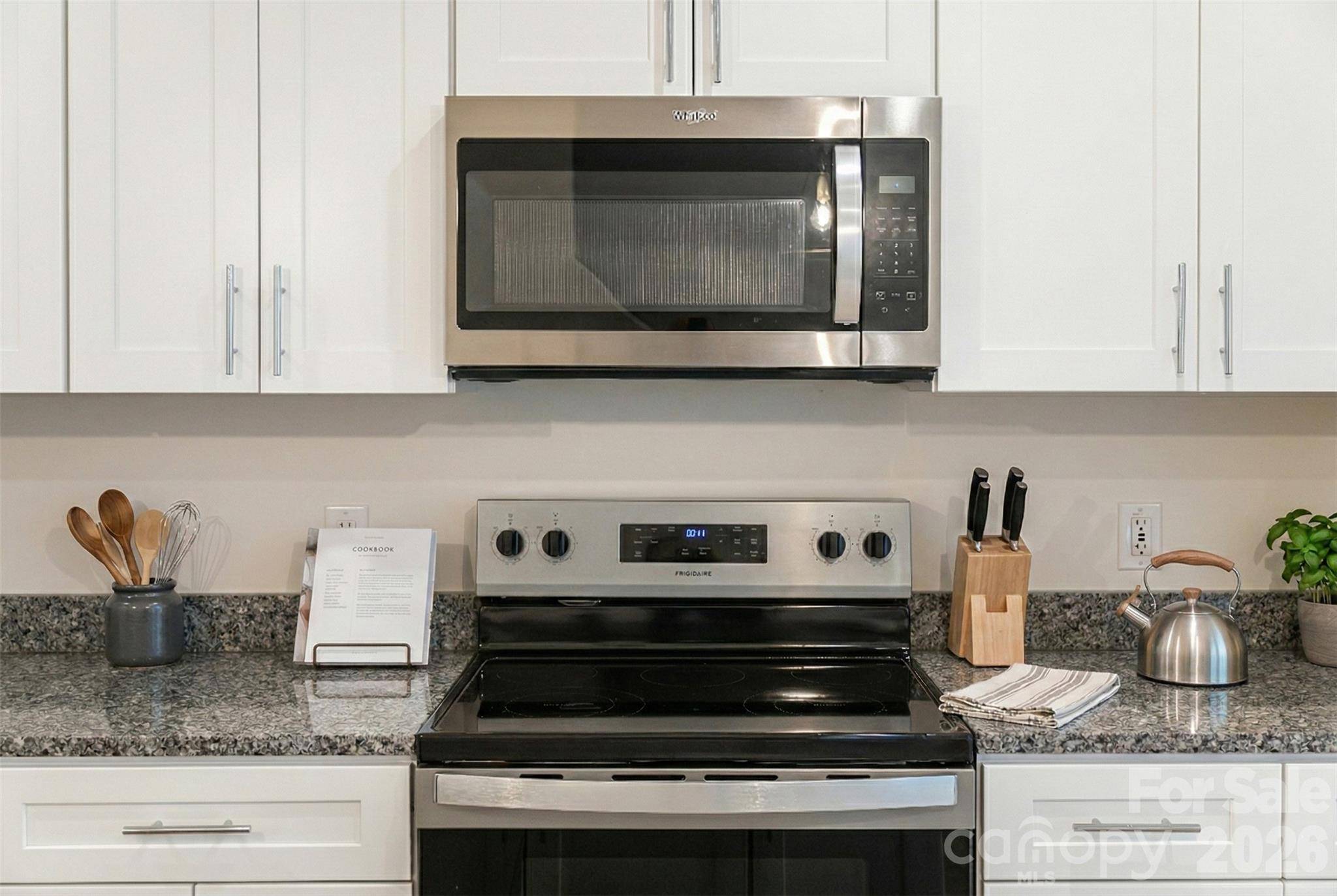 10 Wyndom LN, Asheville, NC 28805