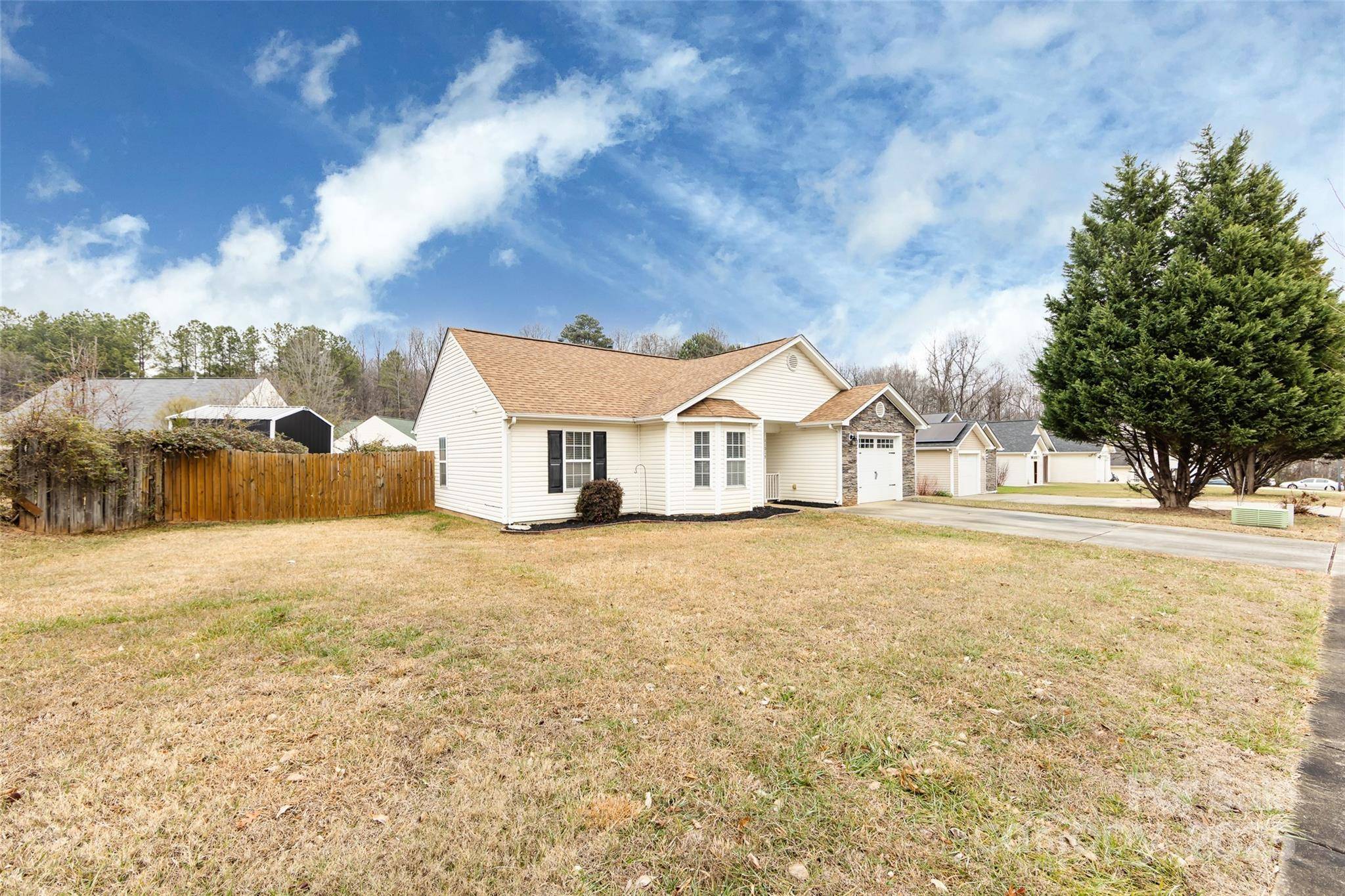 11015 Olde English DR, Charlotte, NC 28216