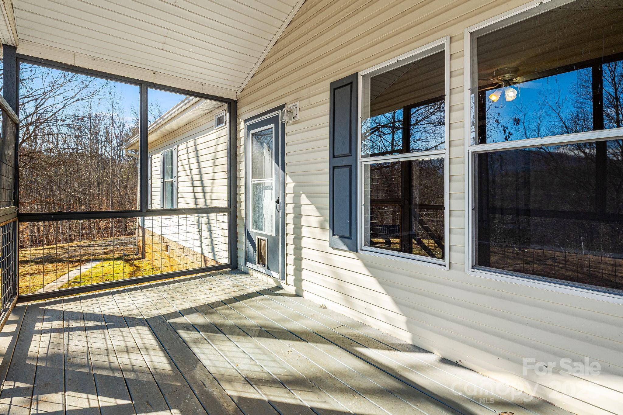 15 Cyrus LN, Weaverville, NC 28787