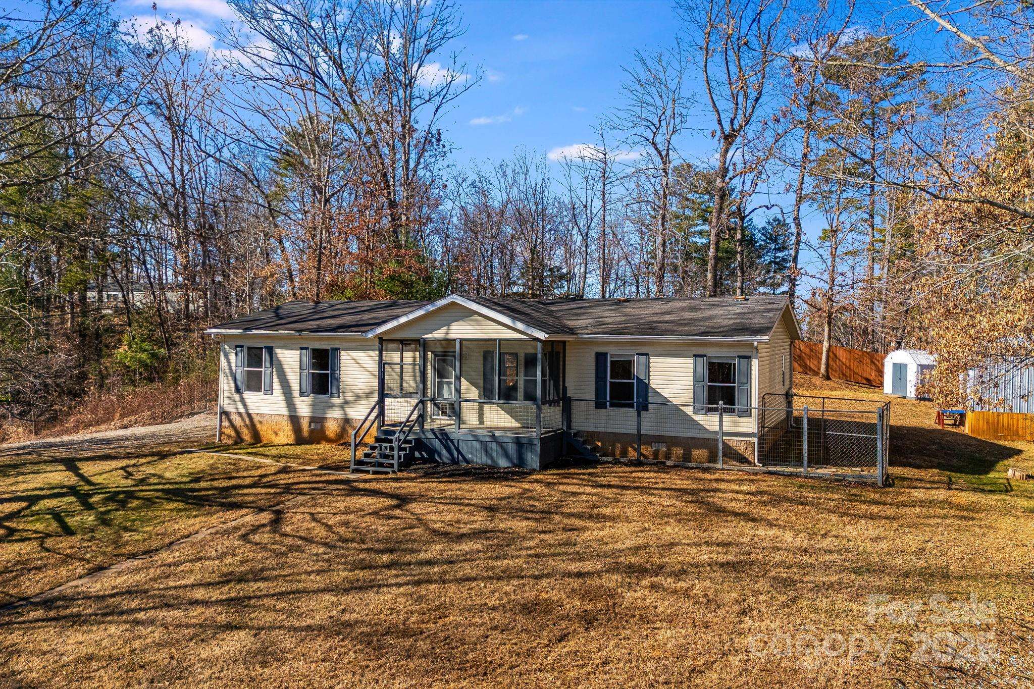15 Cyrus LN, Weaverville, NC 28787
