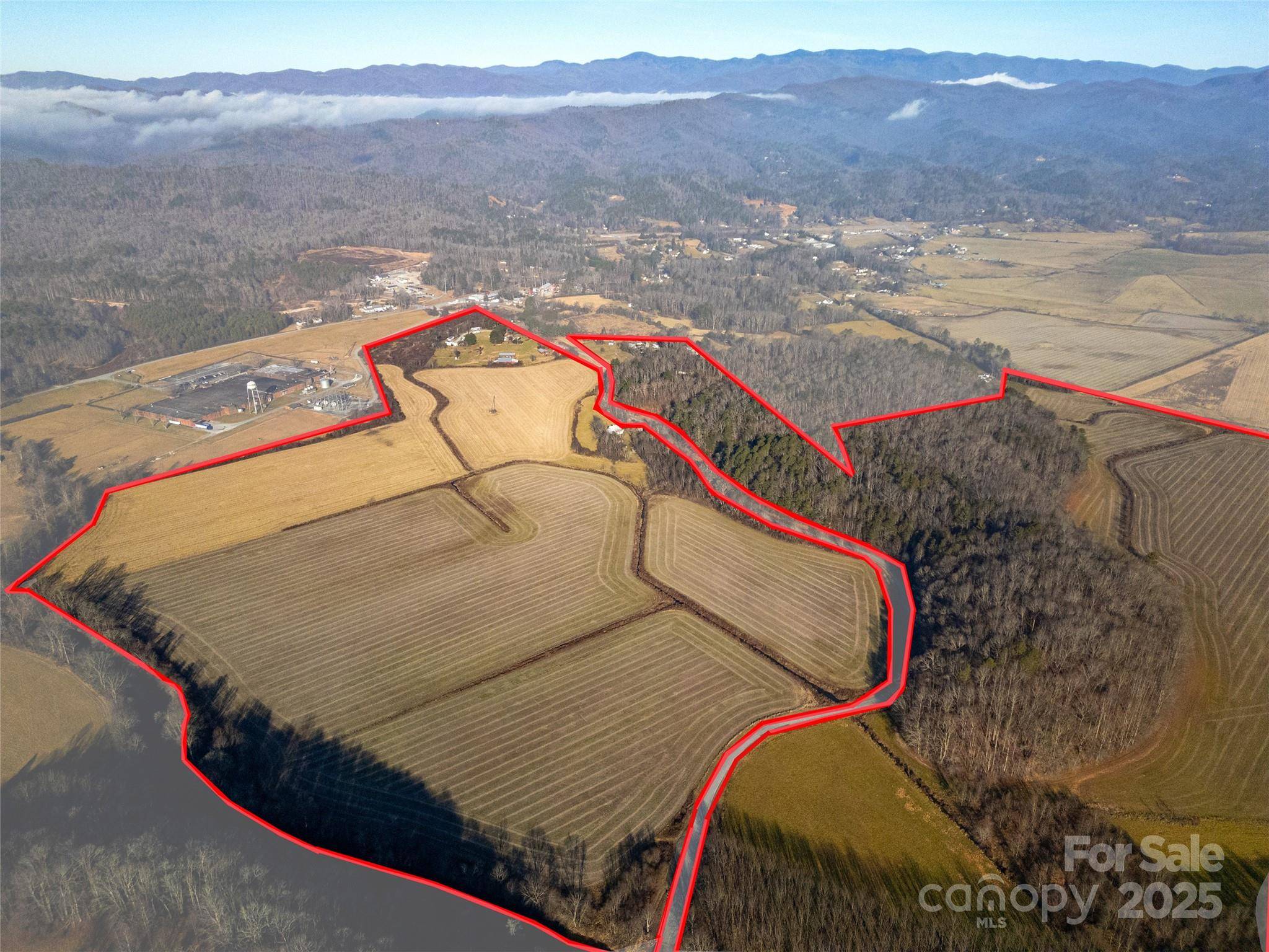 000 Lyons Mountain RD, Brevard, NC 28712