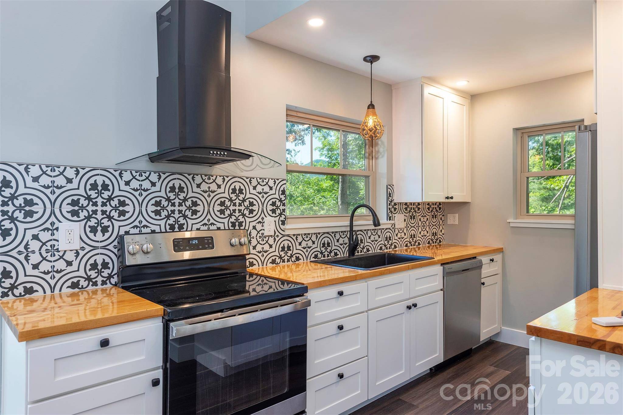 115 Bartram WAY, Black Mountain, NC 28711