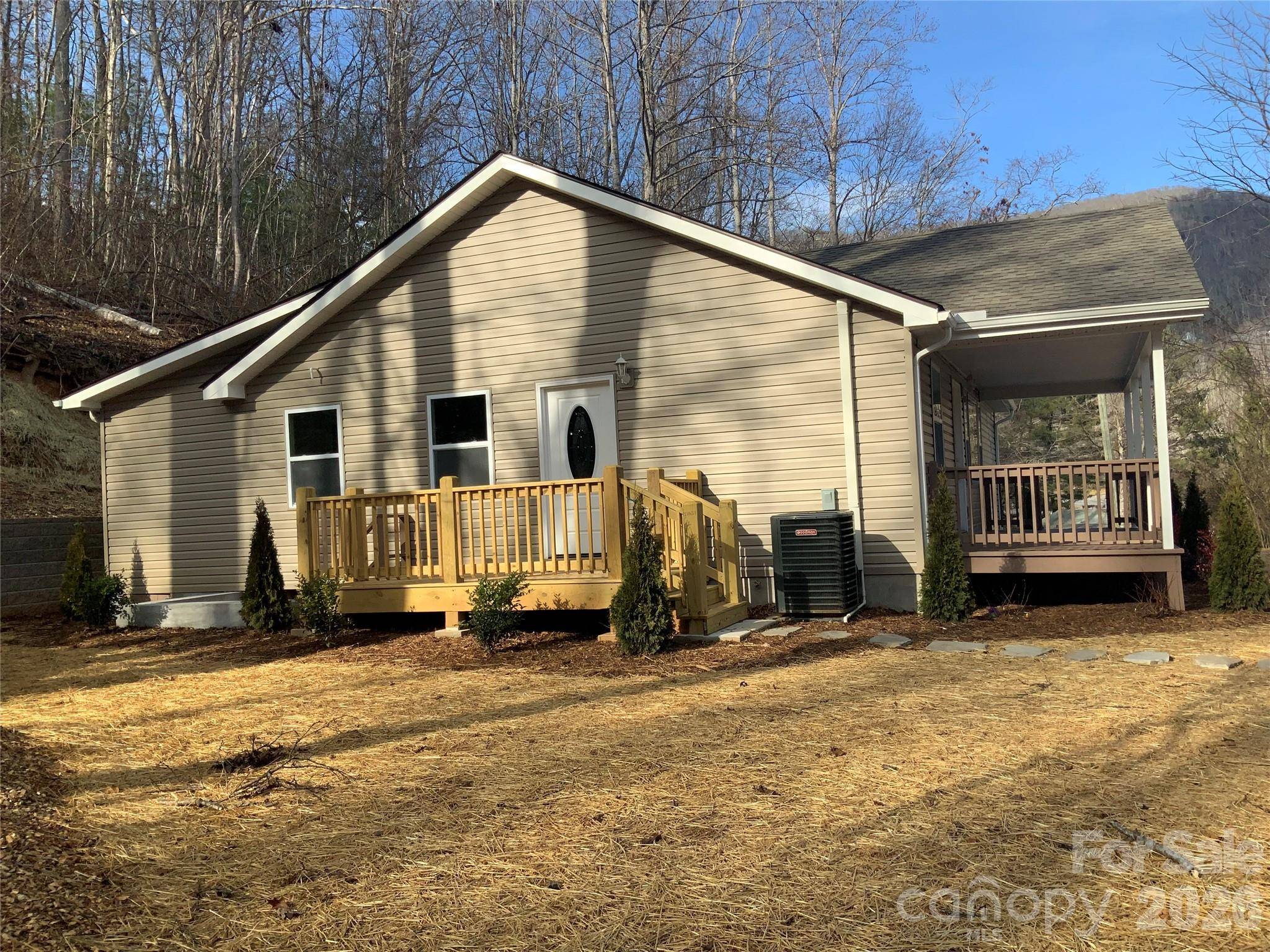 841 B CHARLOTTE HWY, Fairview, NC 28730