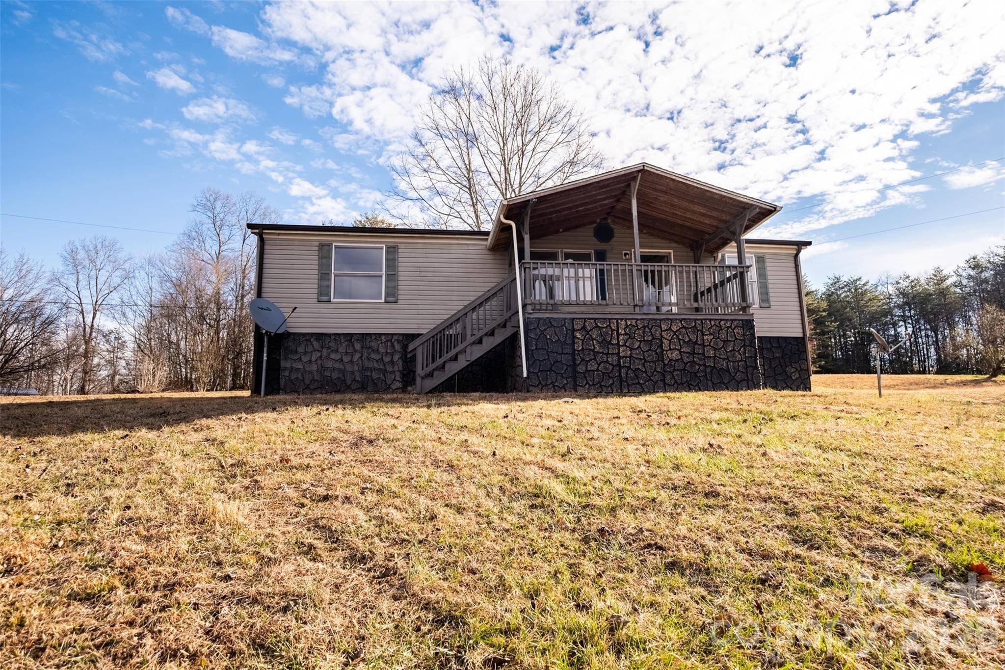 1305 Thunder Run RD, Boonville, NC 27011