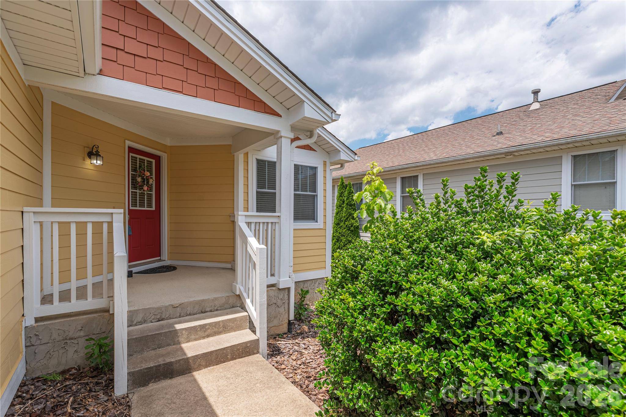 41 Little Fox LN, Fletcher, NC 28732