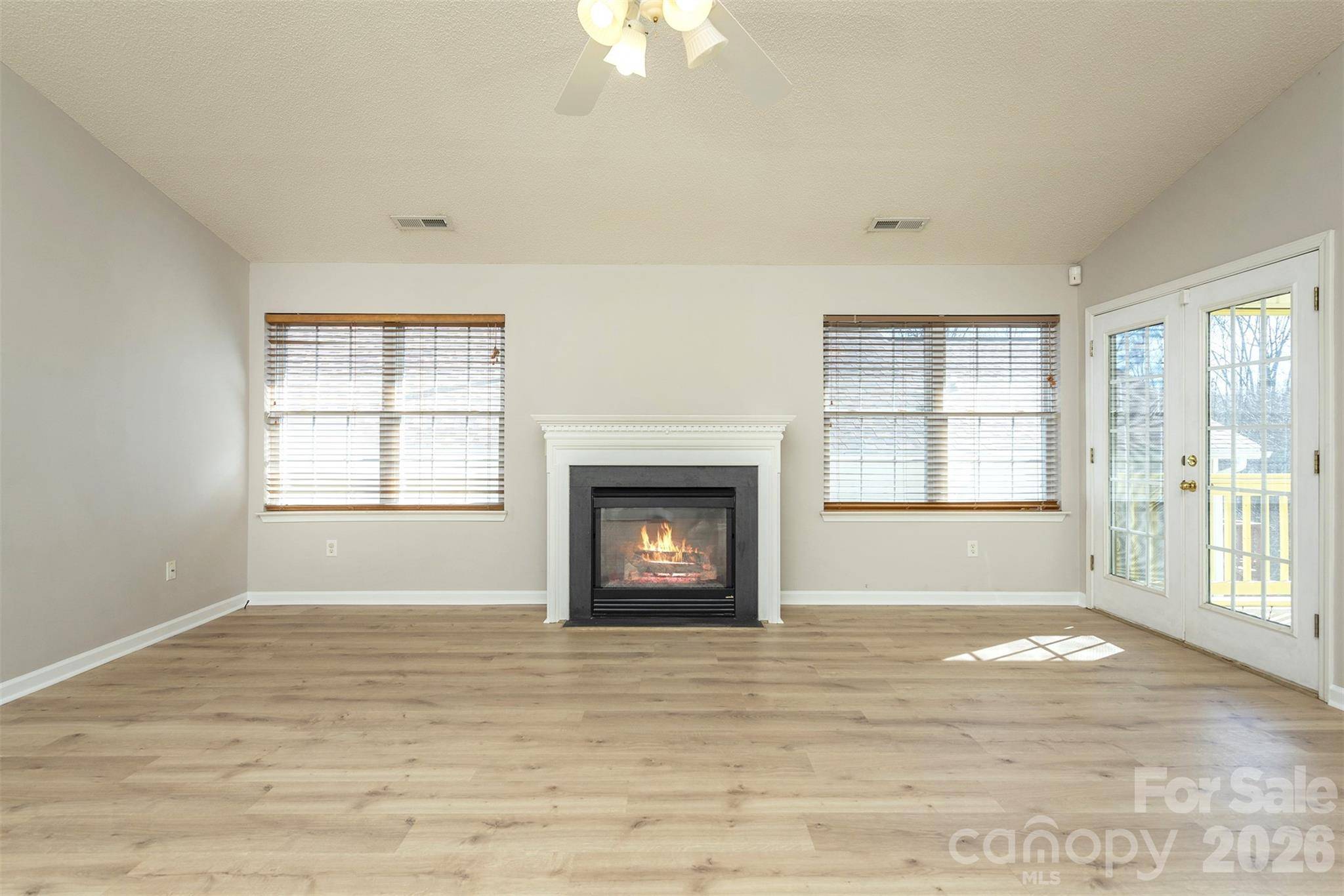 115 Creeks End CIR, Mills River, NC 28759