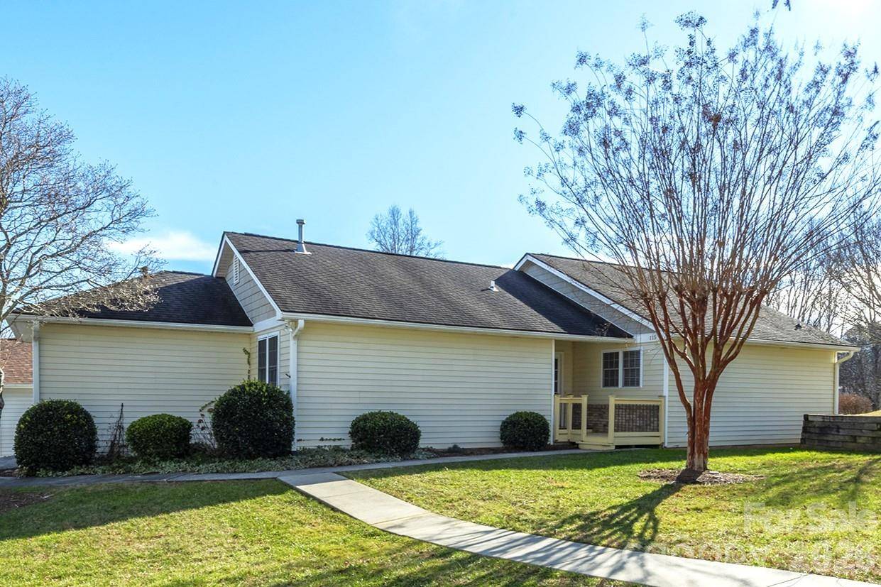 115 Creeks End CIR, Mills River, NC 28759