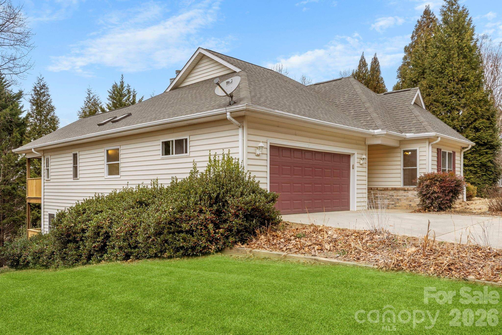 242 Carriage Summitt WAY, Hendersonville, NC 28791