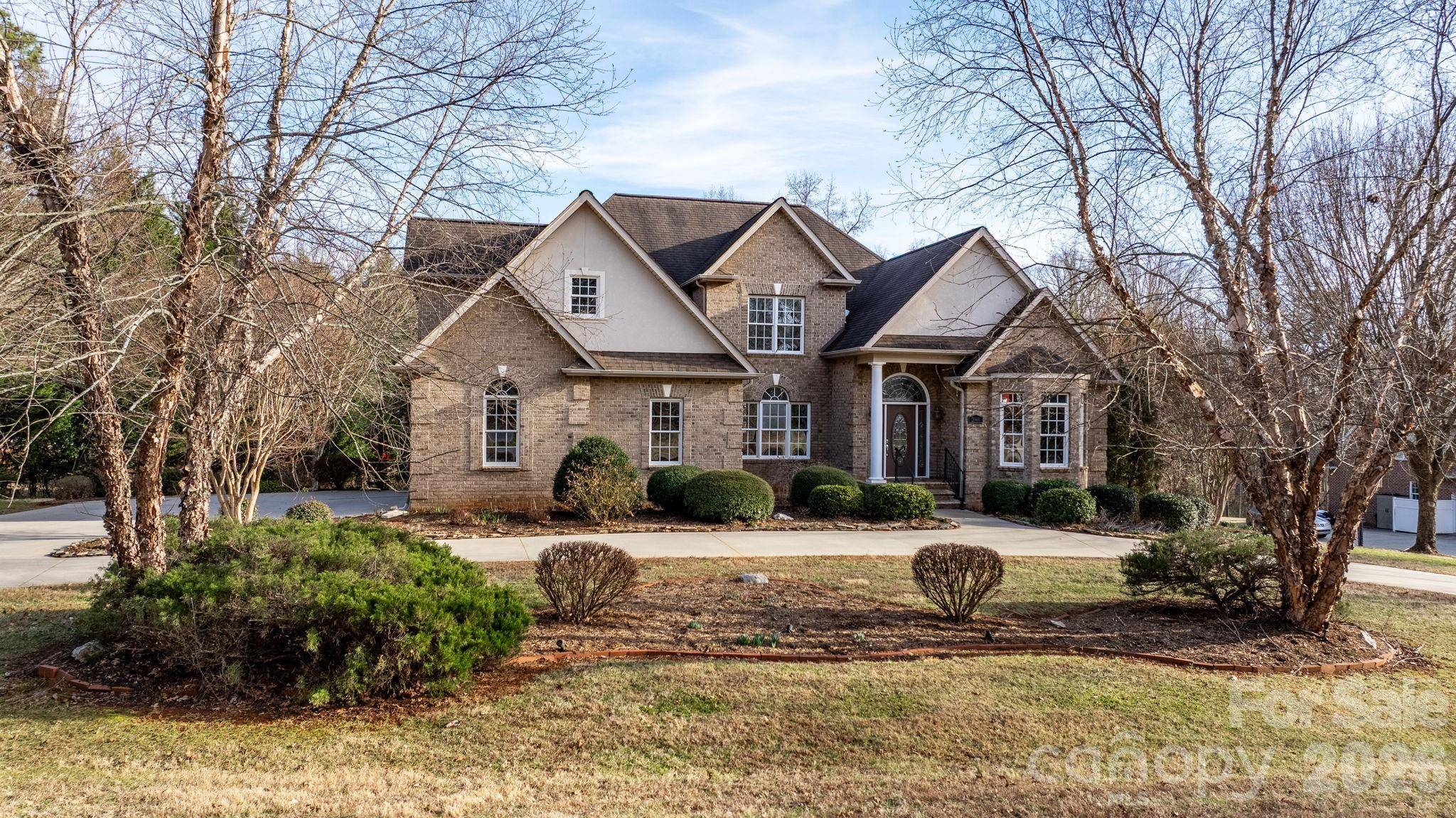 2301 Willow Creek DR, Newton, NC 28658