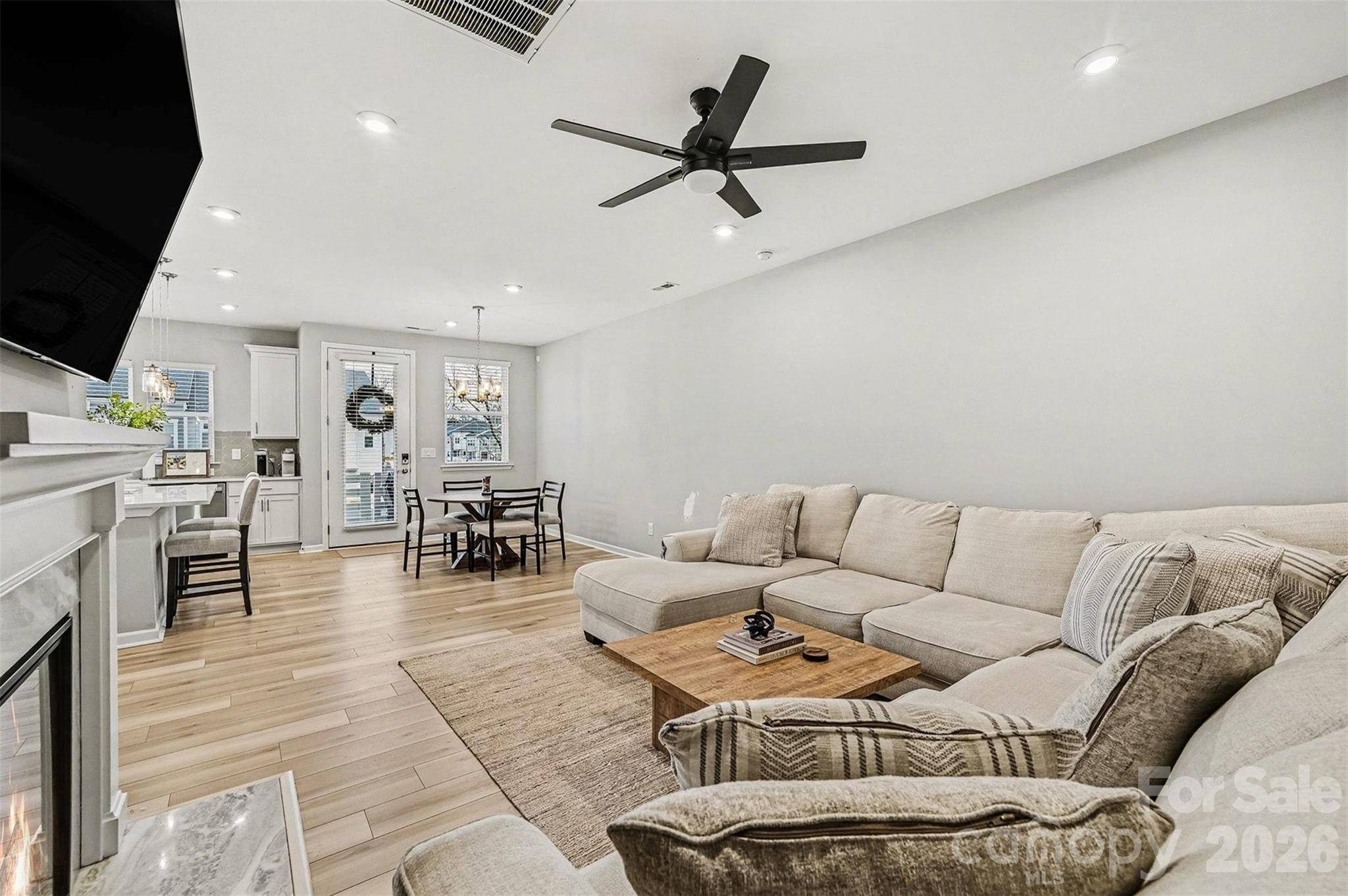 811 Redd ALY, Charlotte, NC 28217