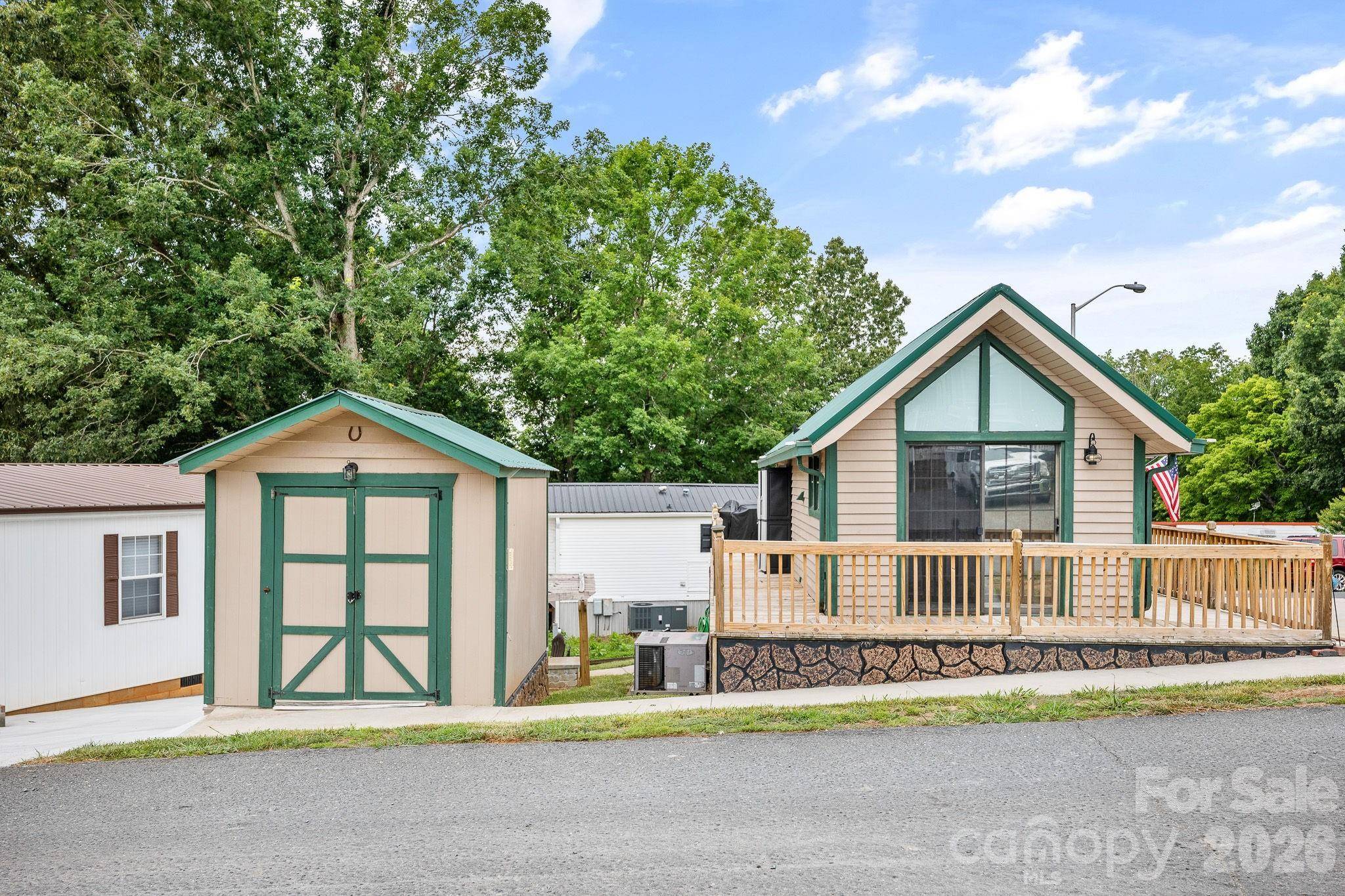 123 Grand View DR #B180/181, New London, NC 28127