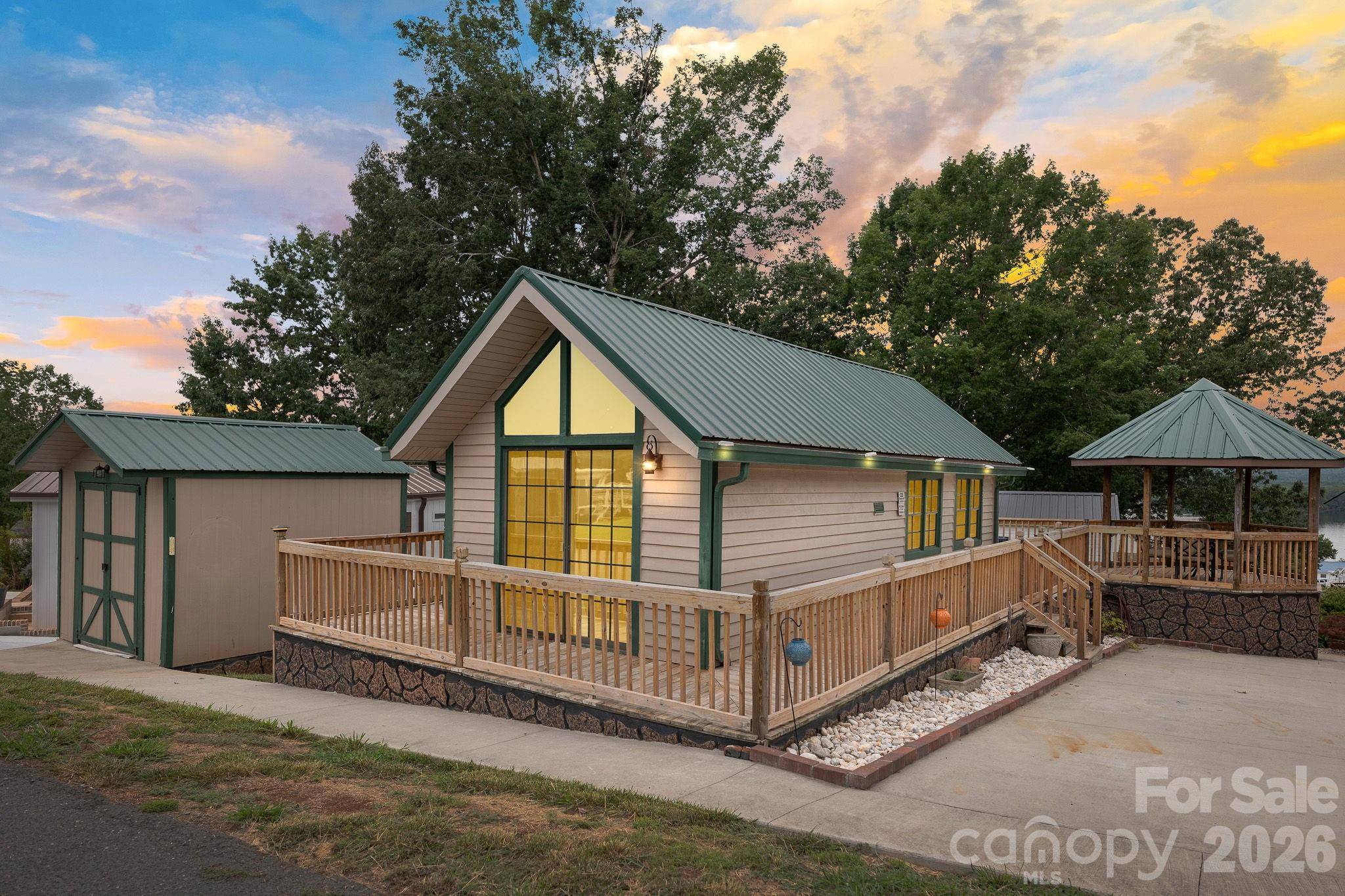 123 Grand View DR #B180/181, New London, NC 28127