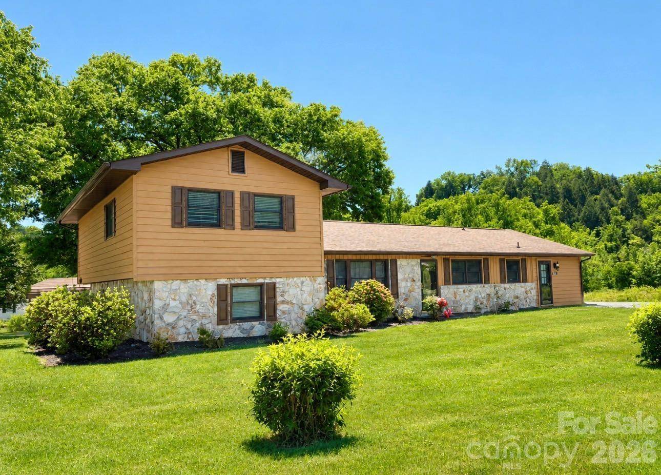 3253 US 70 HWY W, Marion, NC 28752