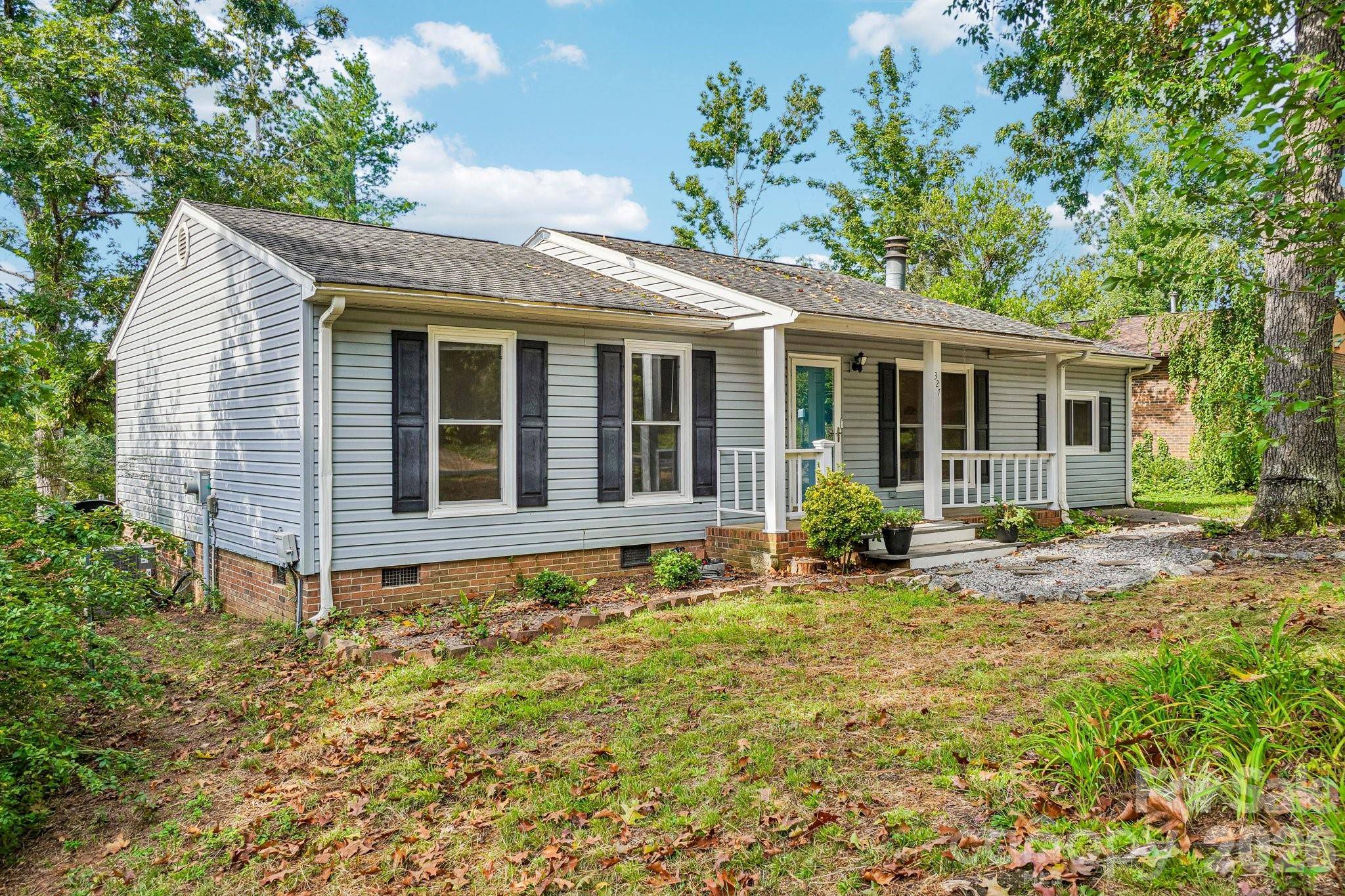 327 Heather CT, Asheville, NC 28804