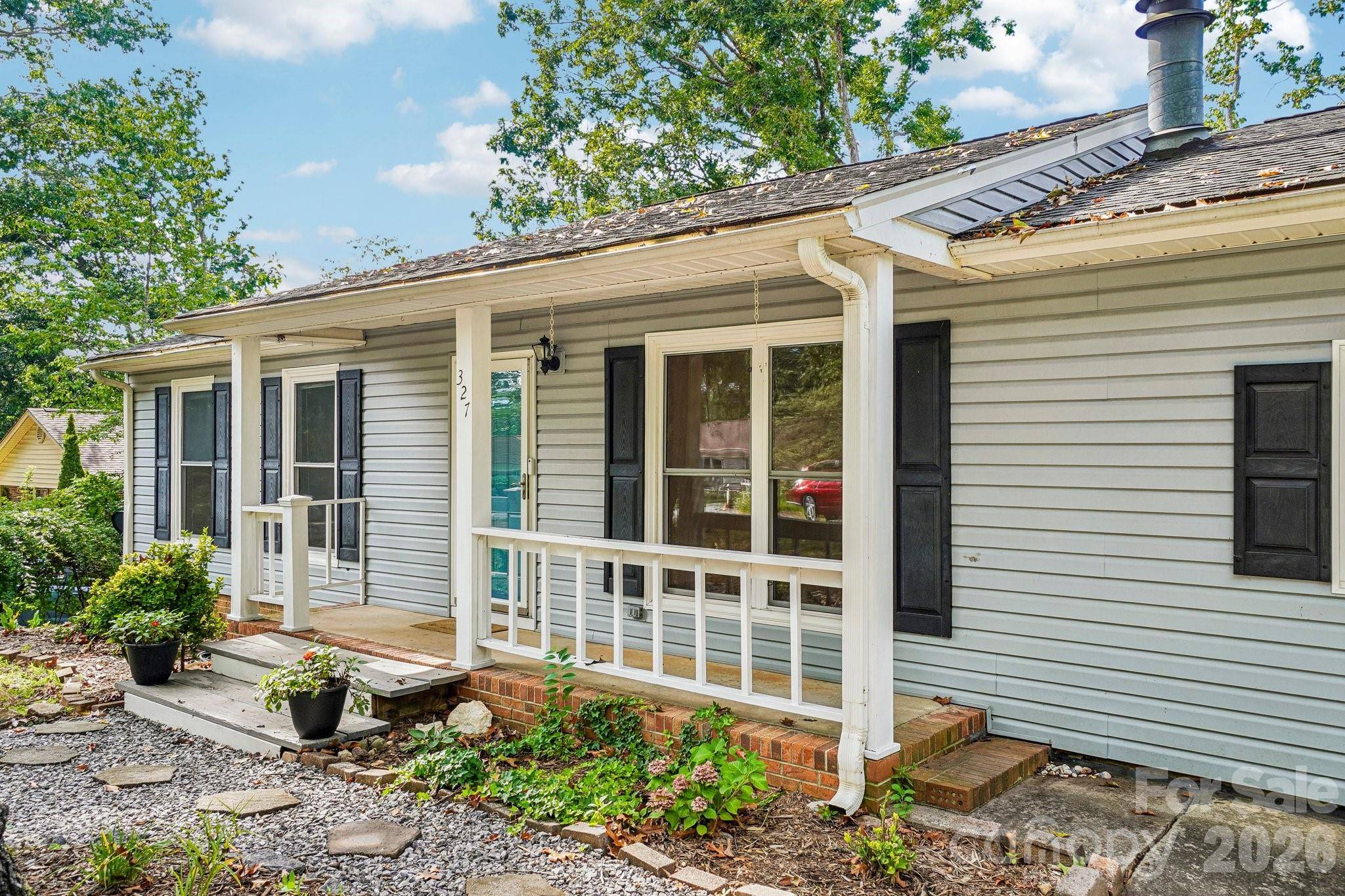 327 Heather CT, Asheville, NC 28804